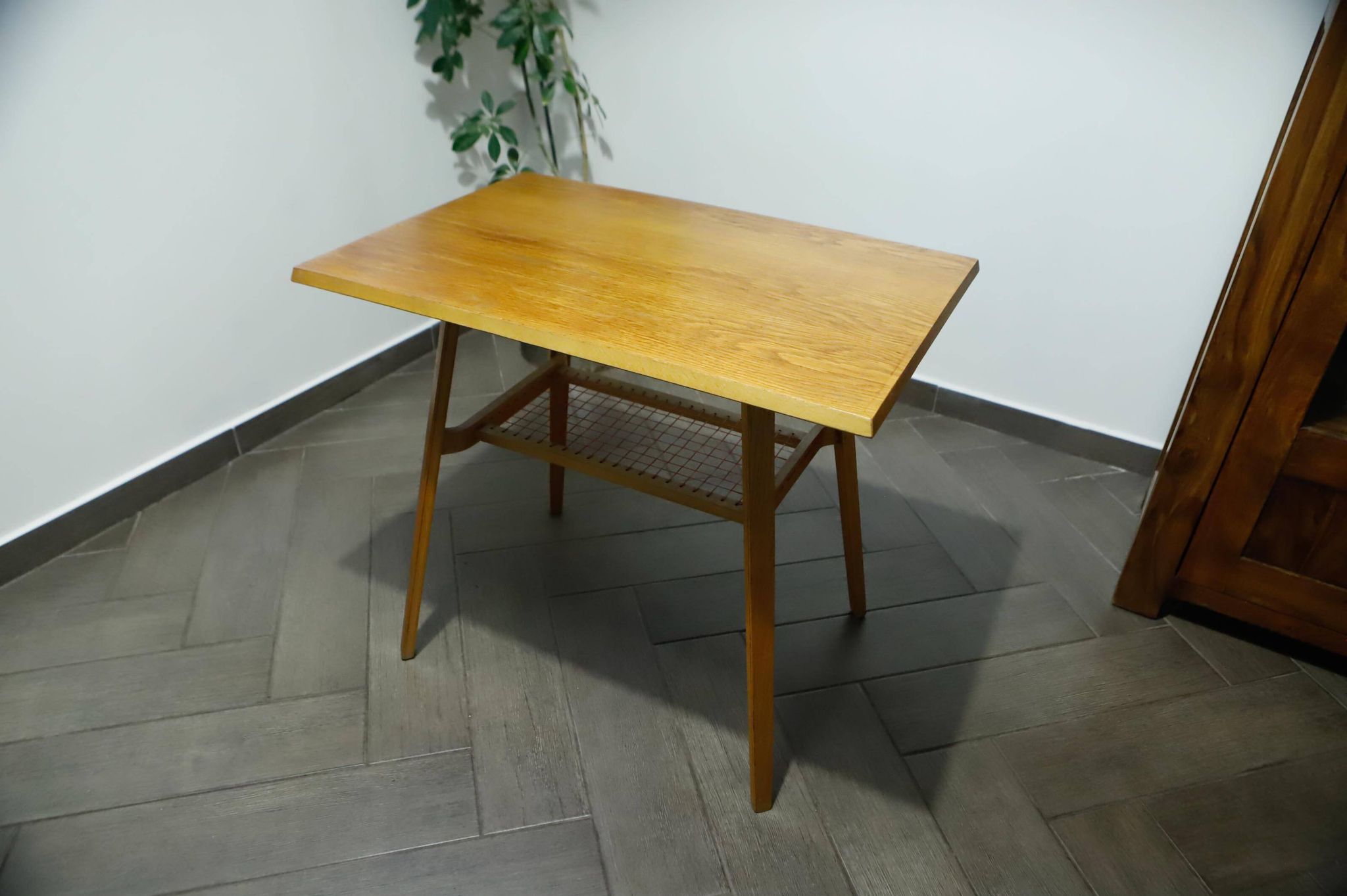Brussels Style Retro Table with Red Woven Shelf