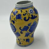 Vase chinois jaune à motifs bleus , 19ème siècle