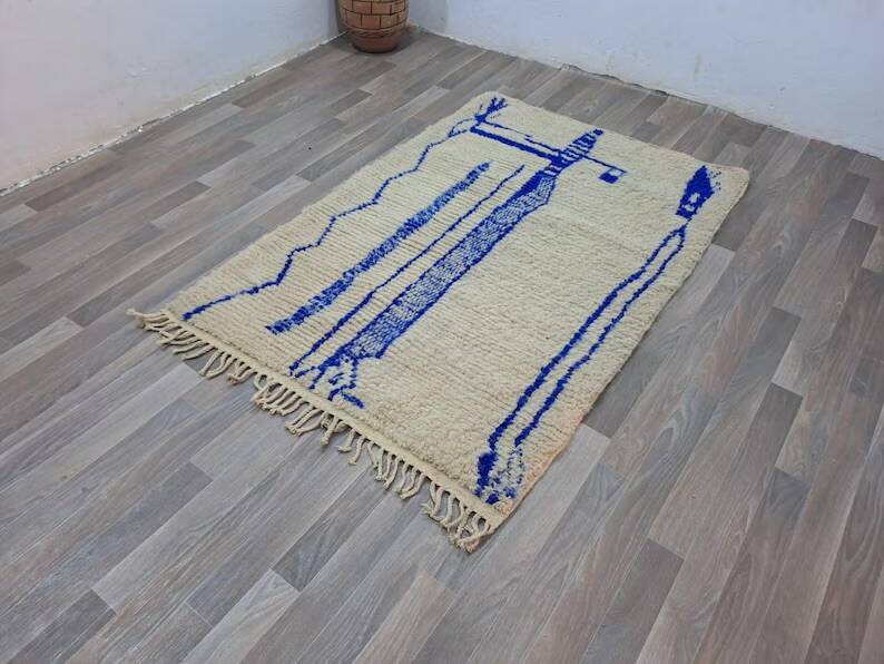 Traditional handmade rug size 200 x 300 cm