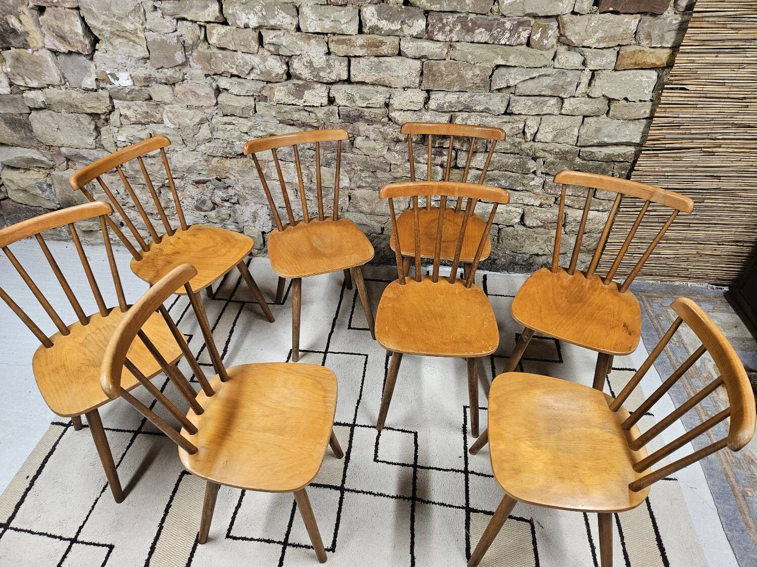 Lot de huit chaises barreaux vintage  bistrot auberge  1960