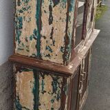 Armoire vitrée en bois ancienne patinée