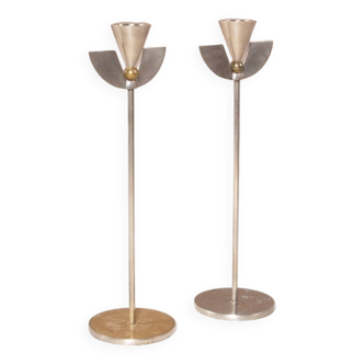 Pair of candlesticks on foot