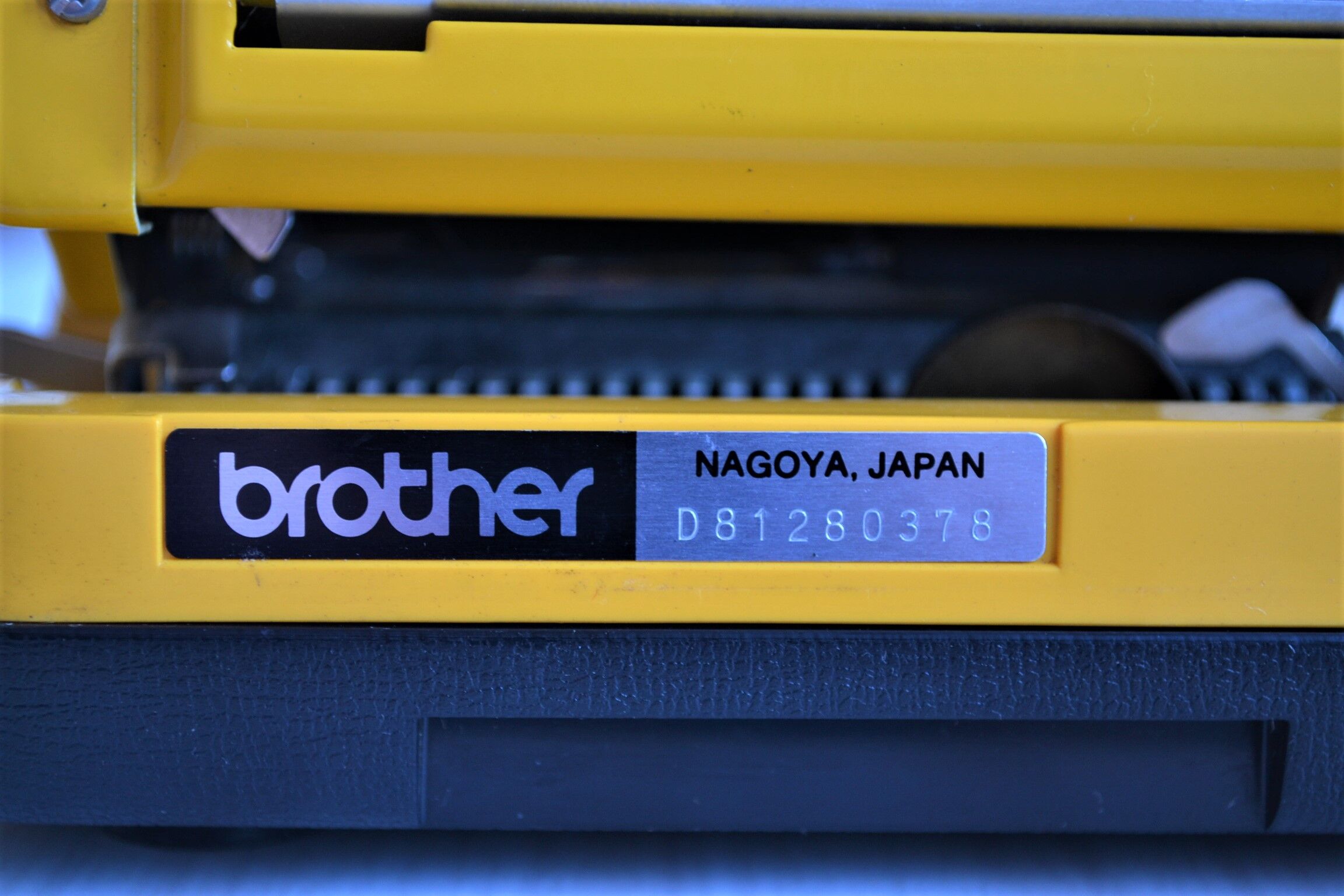 Nogamatic 400 yellow typewriter by Brother, 70s