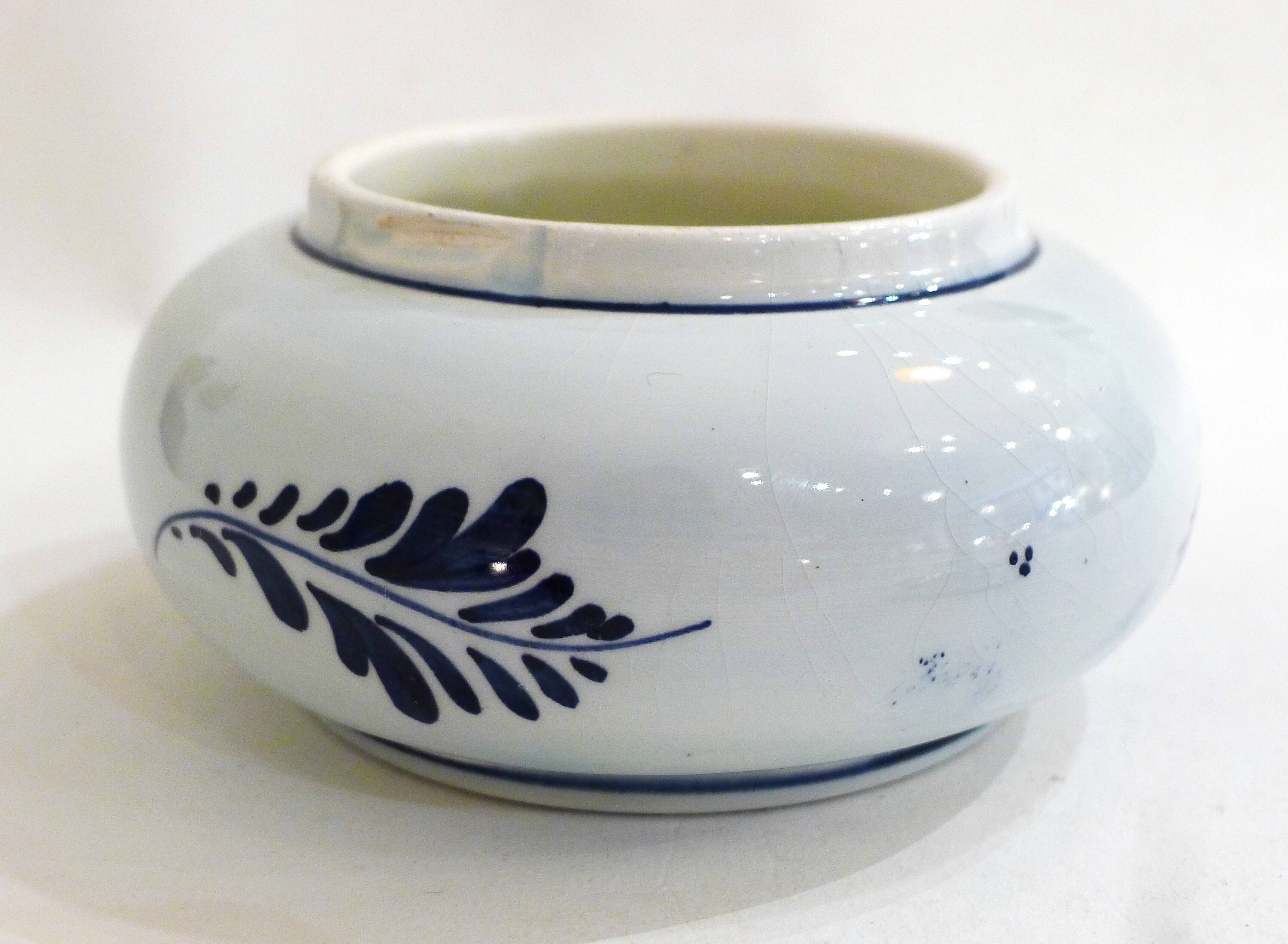 Blue Delft ashtray with lid