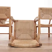 Ensemble de quatre chaises de salle à manger danoises modernes du milieu du siècle en papercord et pin massif.