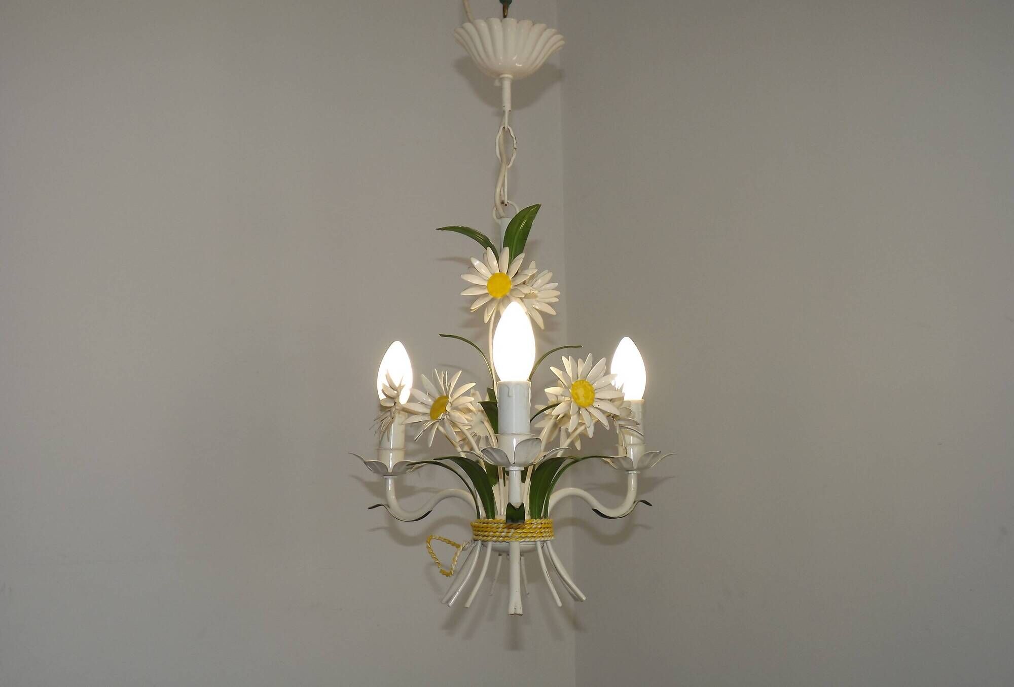 French Vintage Tied Bouquet Style Daisy Flower 3 Light Chandelier