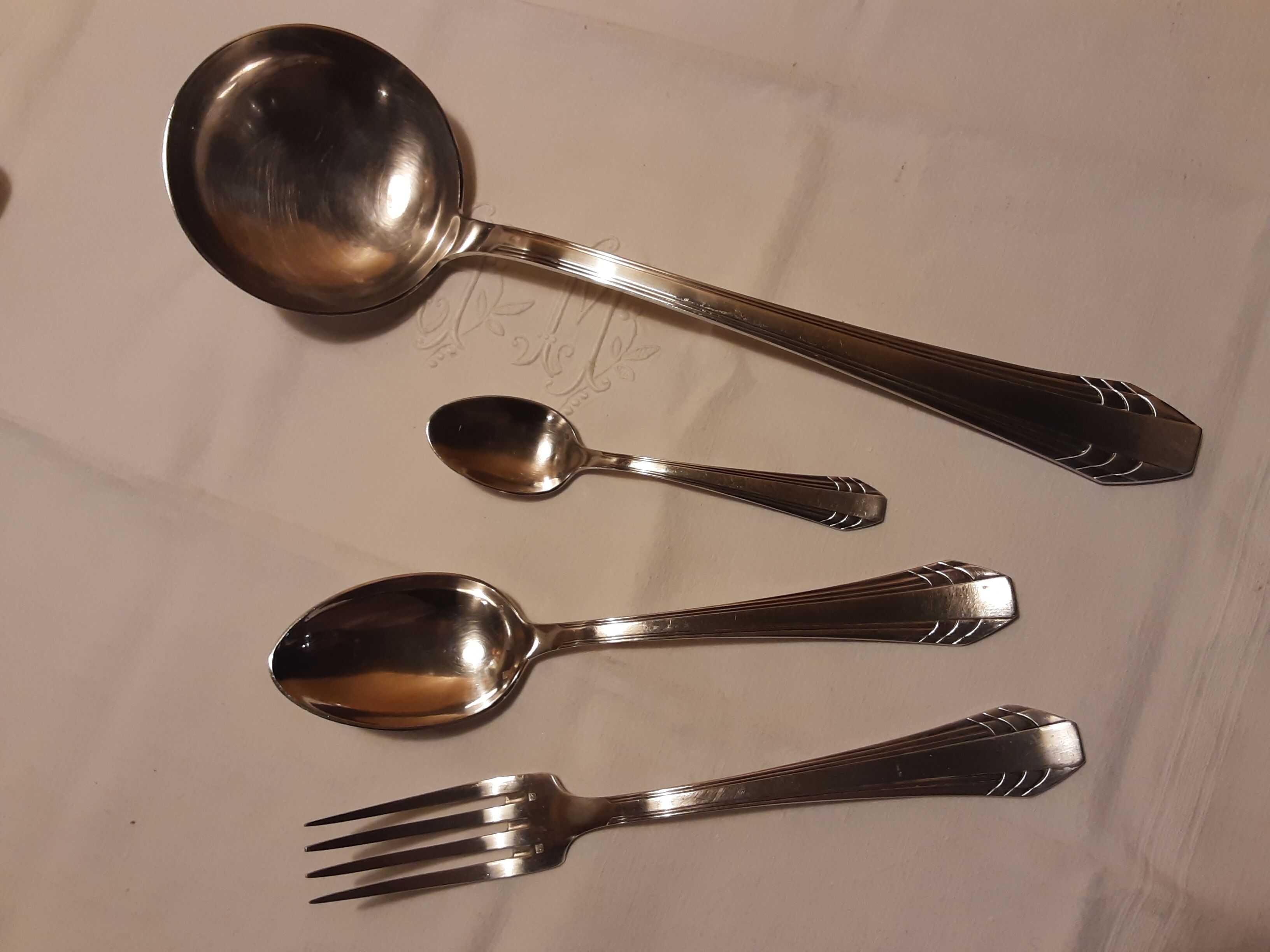 Ménagère 37 pièces en métal argenté