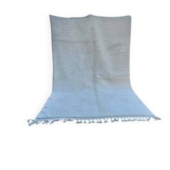 Simple white handmade rug 250cm x 150cm