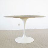 Tulip coffee table by Eero Saarinen for Knoll from the 1960