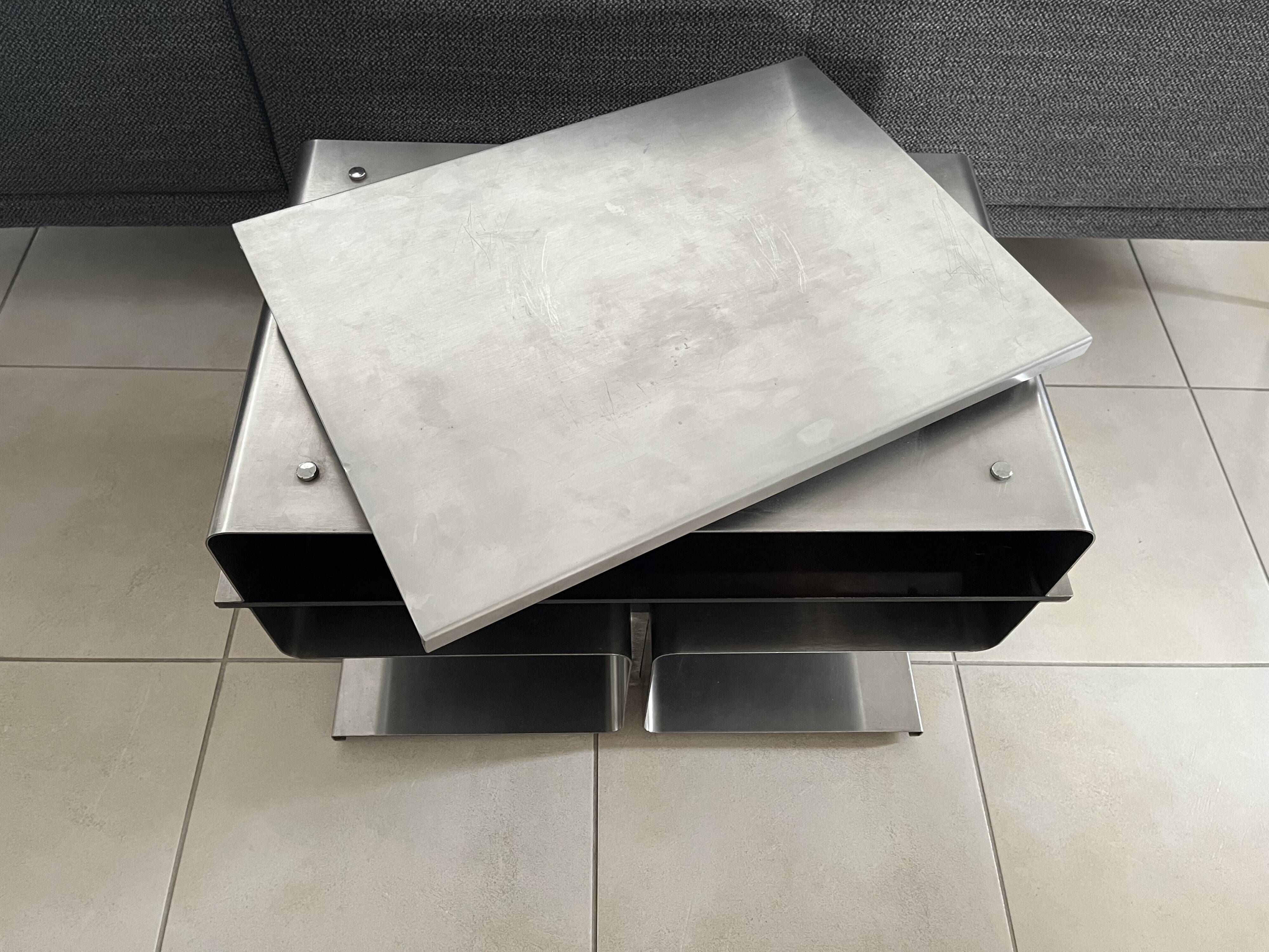 Table basse / Meuble hifi modèle "Sequenza" de François MONNET pour Kappa