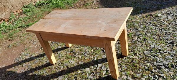 Petite table basse ancienne