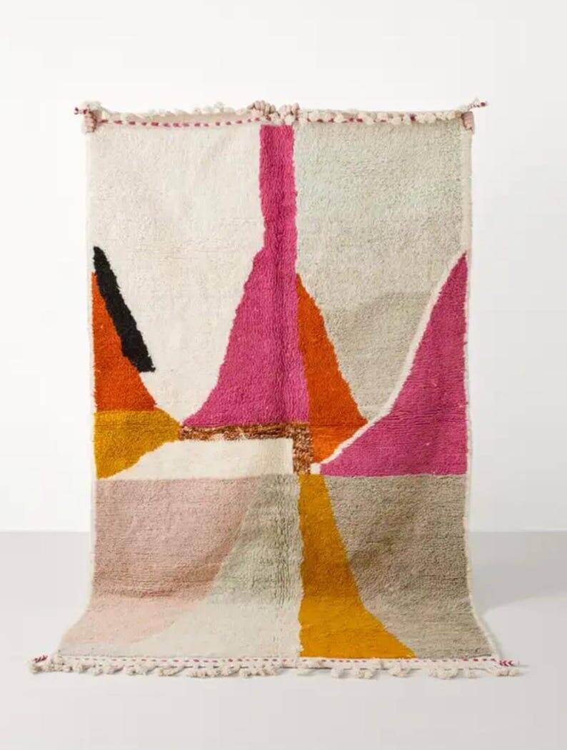 Traditional Moroccan handcrafted rug, size 200 x 300 cm