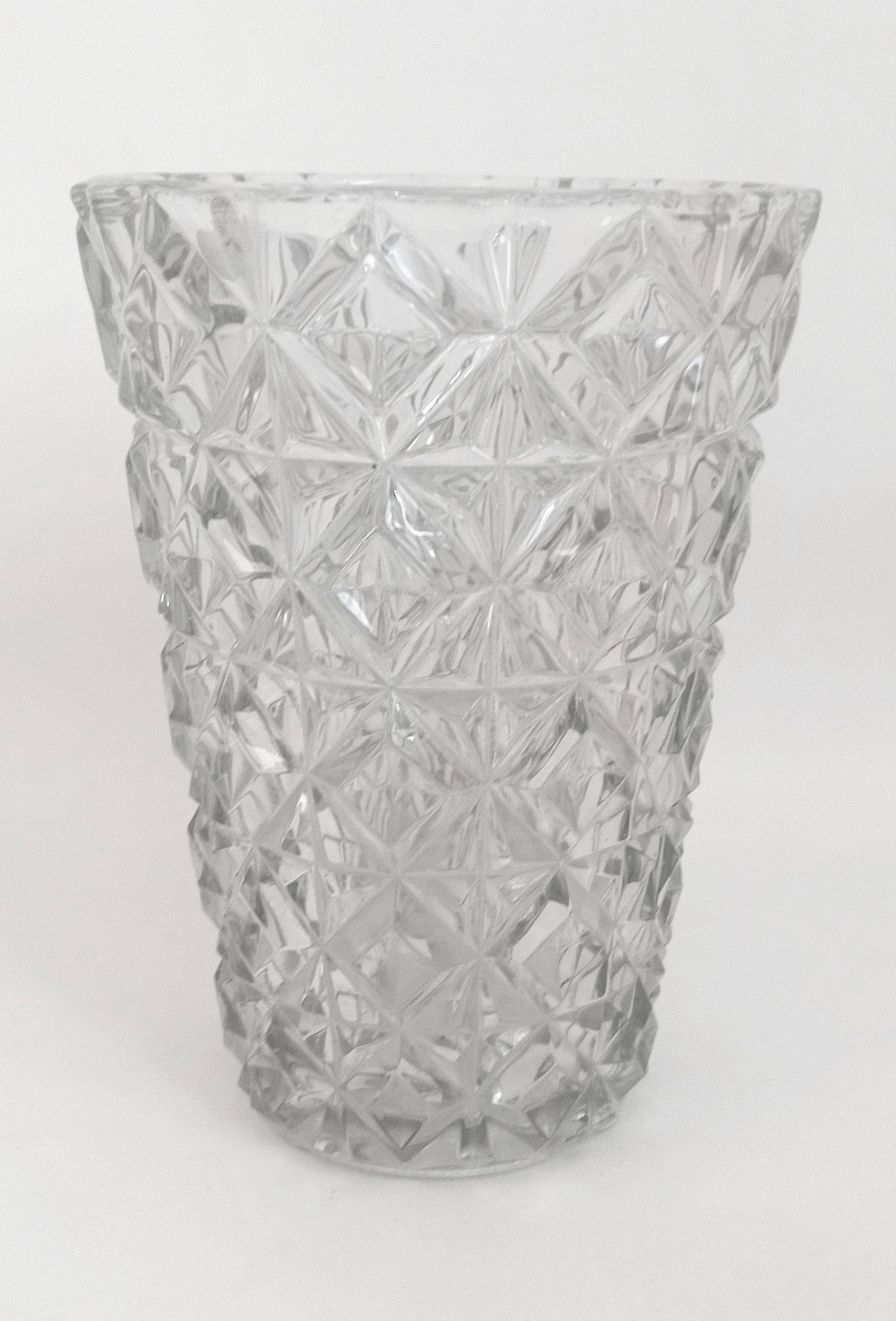 Vase en verre pressé moulé années 60 Hauteur 30 cm
