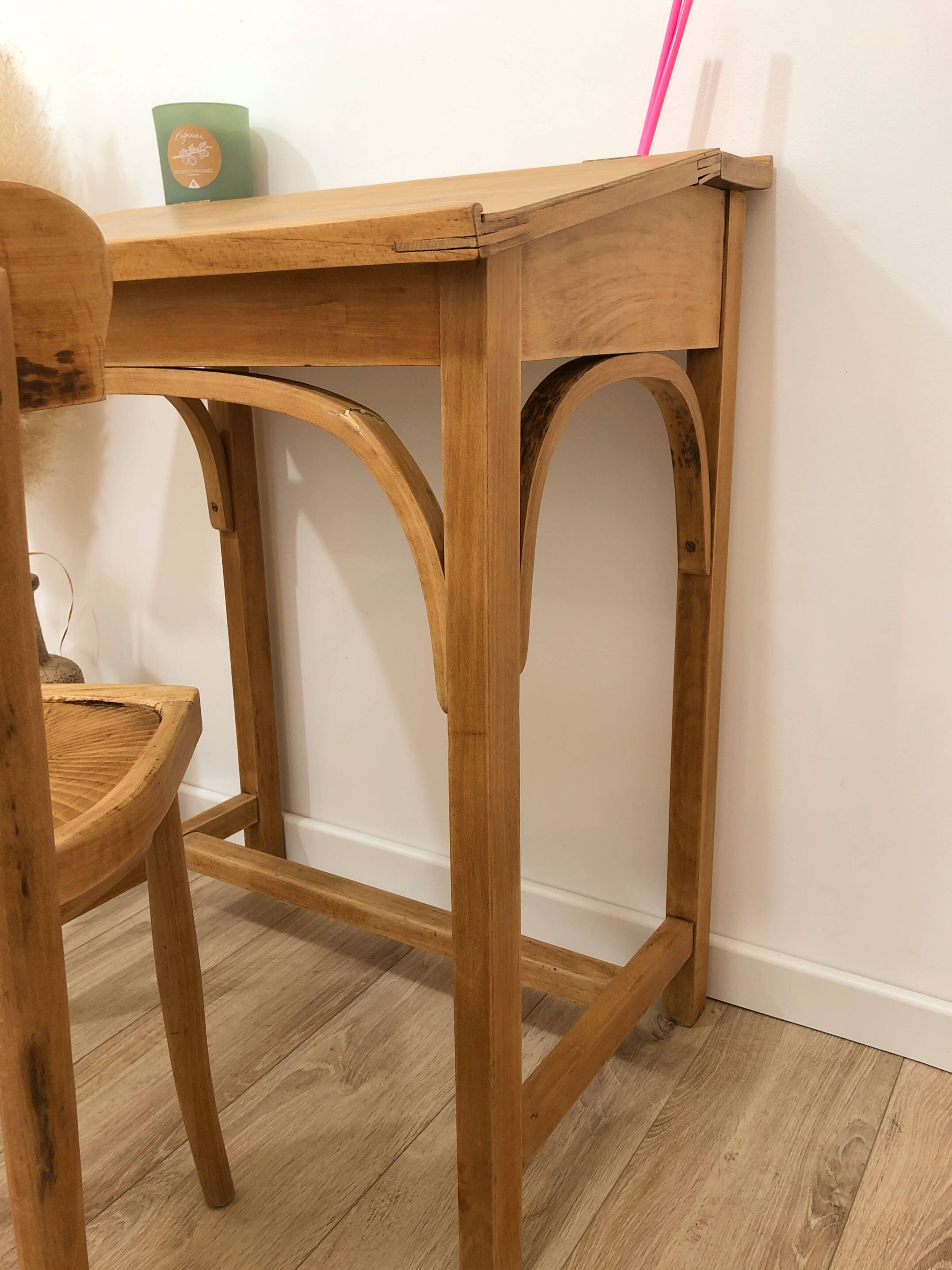 Children's desk/desk and chair from the 60s