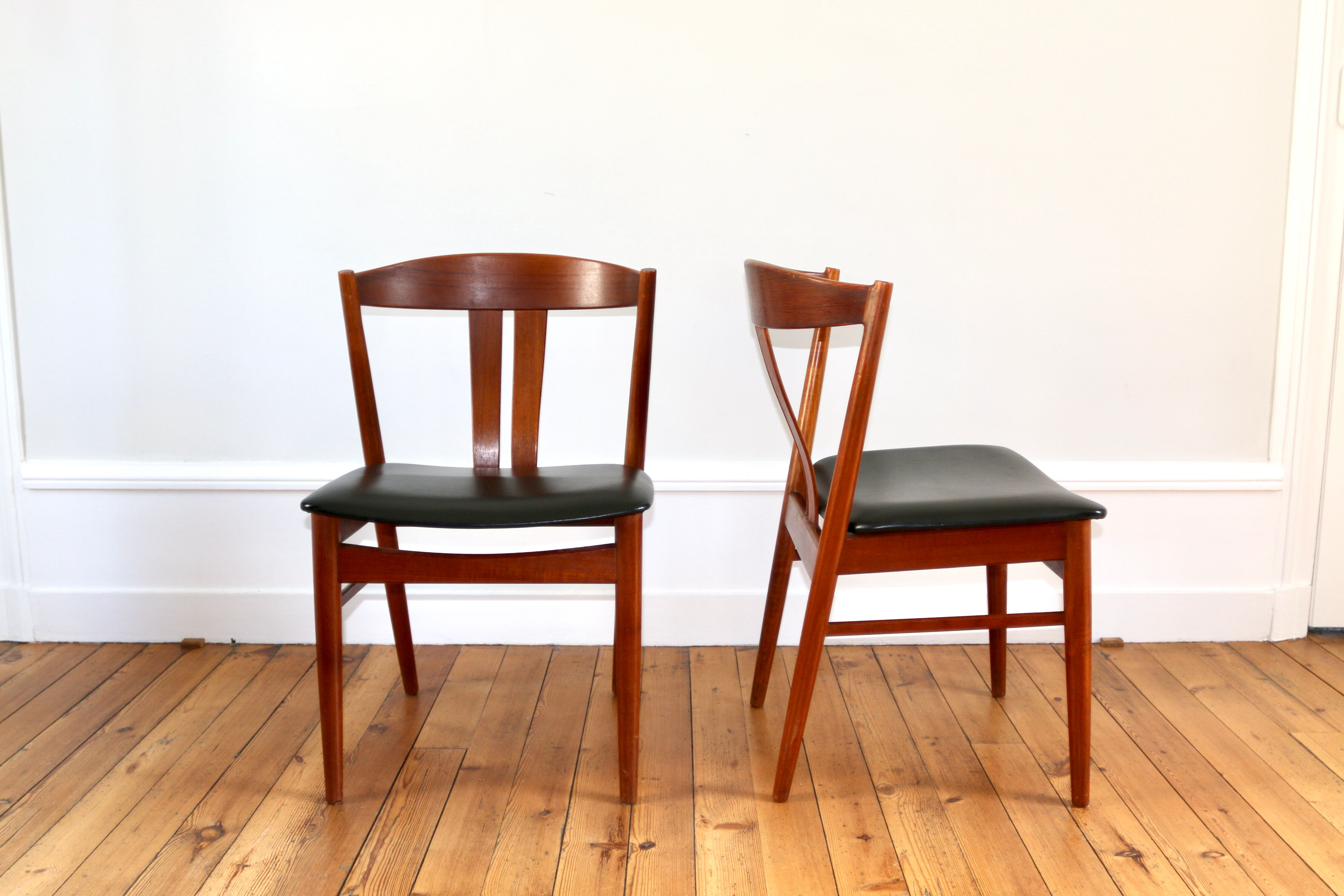 Series of 4 vintage Scandinavian teak chairs, 1960