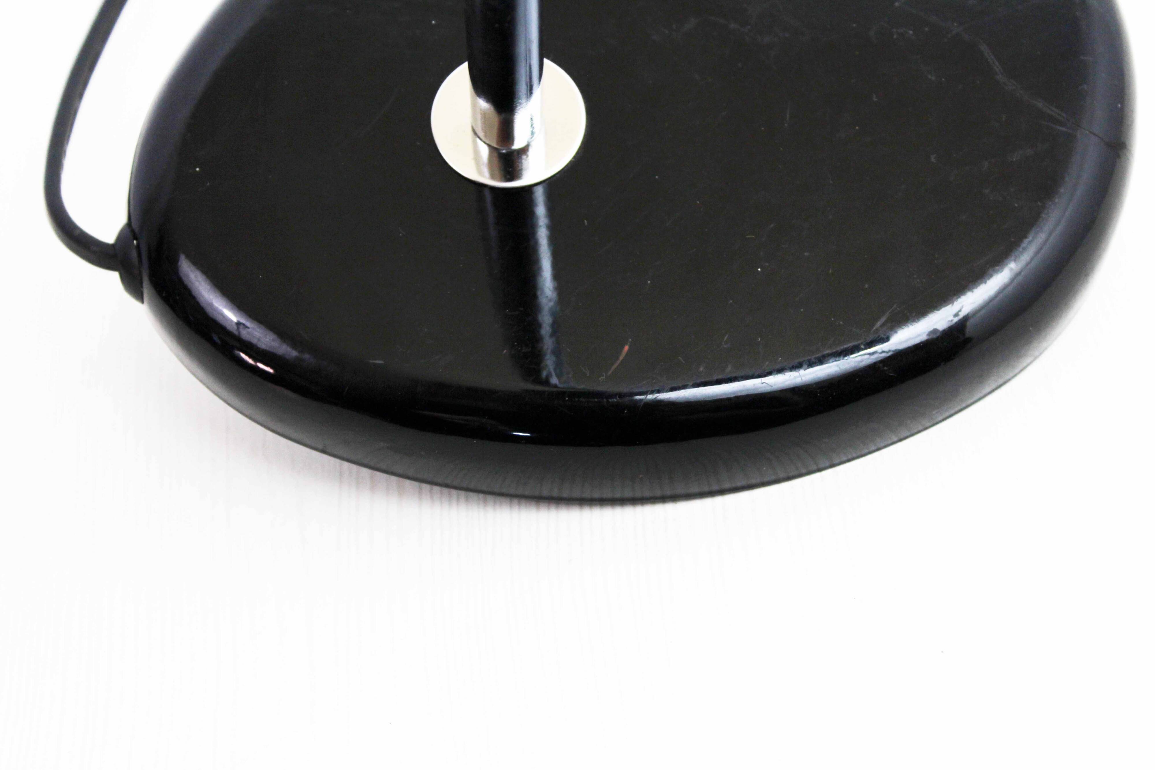 Diabolo lamp in black metal