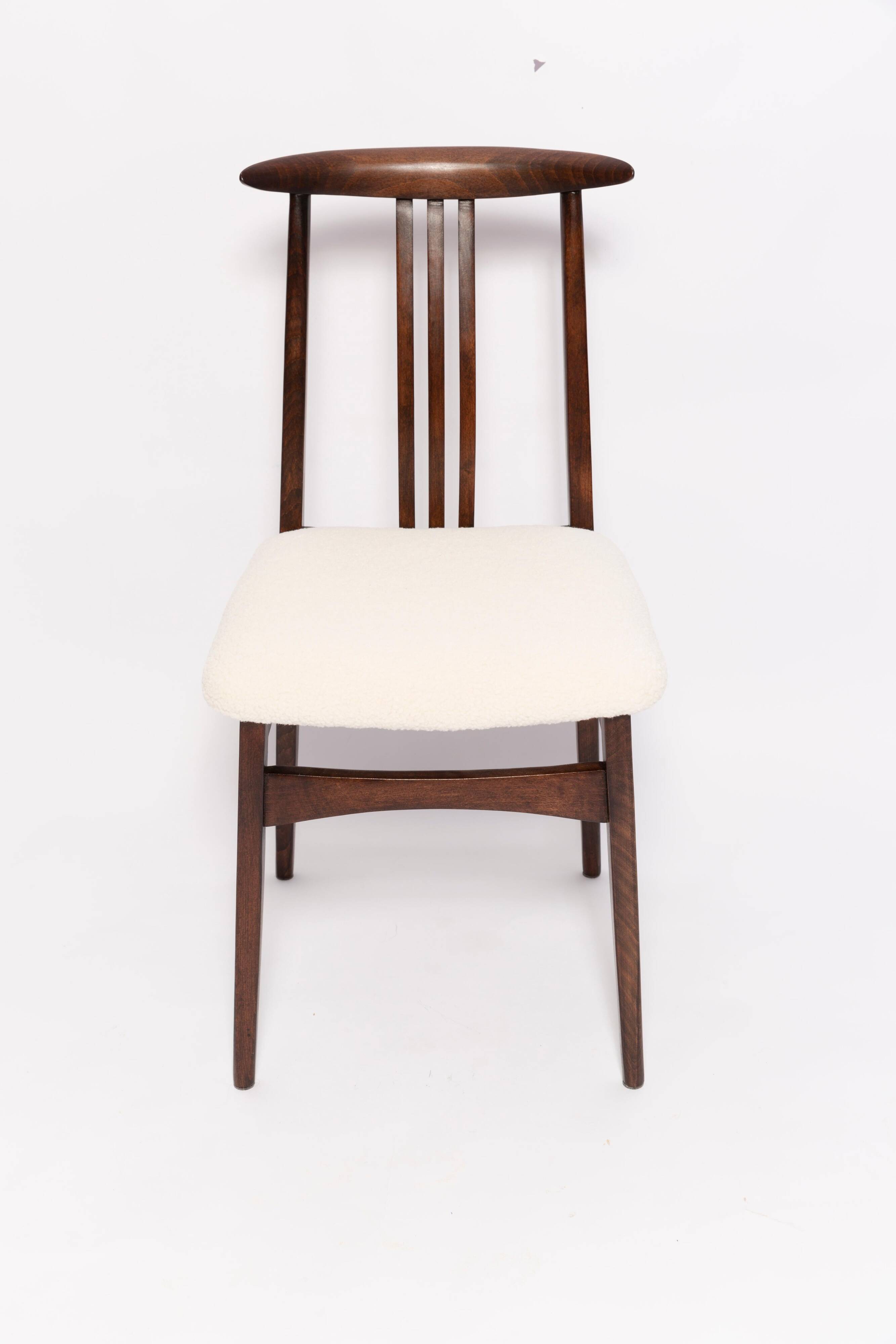 Chaise Mid-Century en Bouclé ivoire crème et bois de hêtre par M. Zielinski, Europe, 1960s