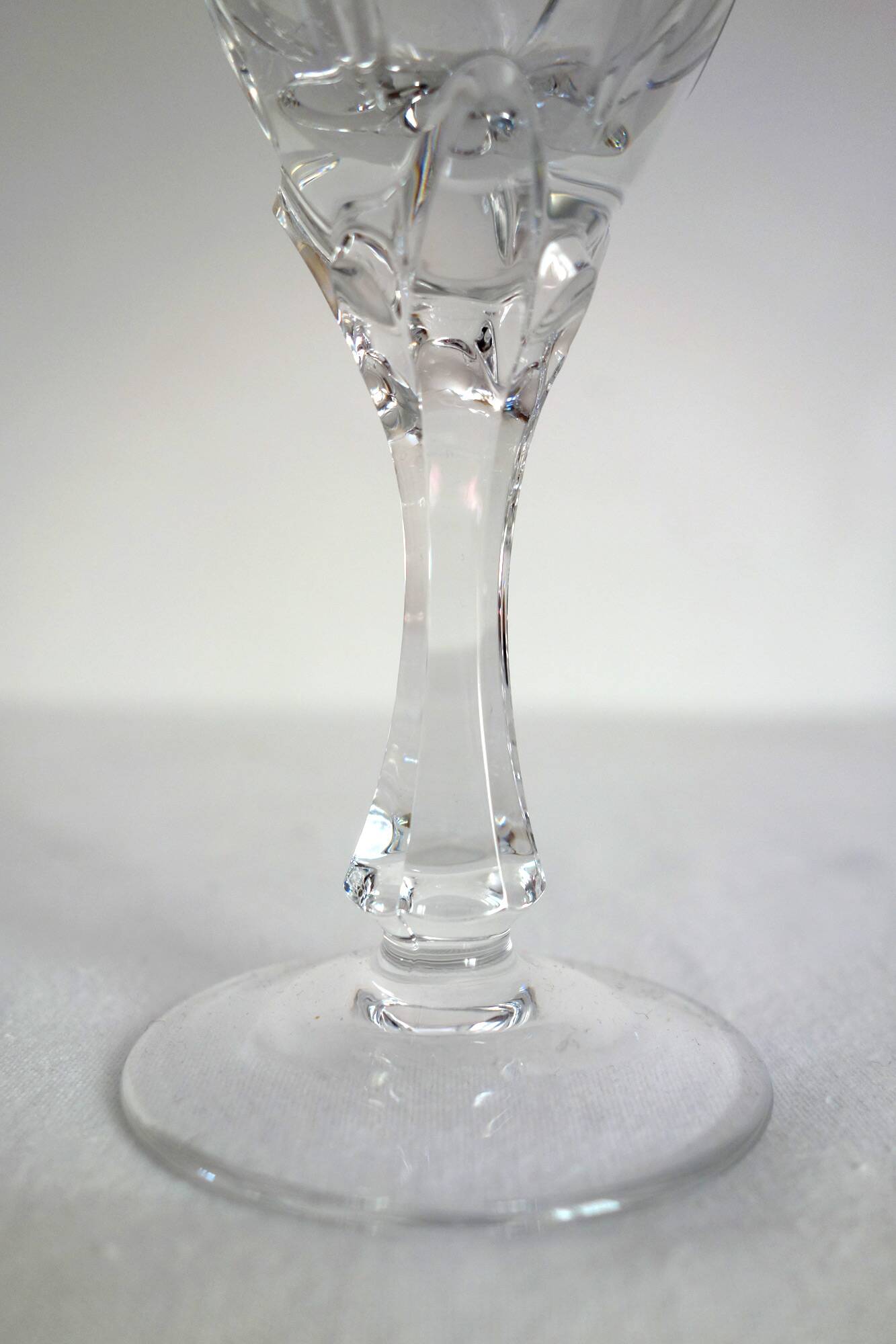 8 flûtes à champagne en cristal ciselé vintage