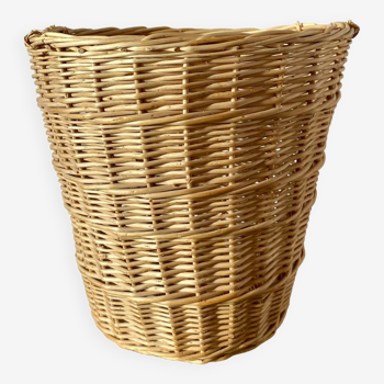 Braided straw basket