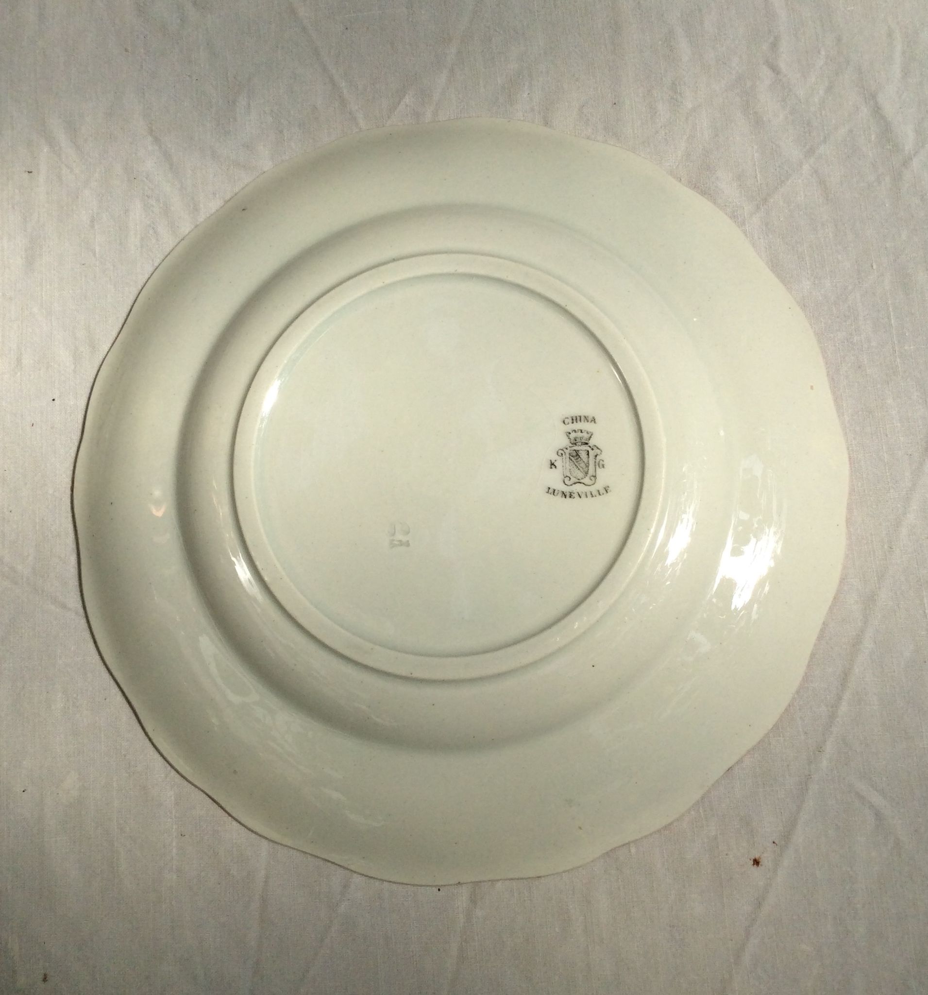 Lot of 6 old flat plates Lunéville model China in earthenware dimension: D-24cm- height -2,5