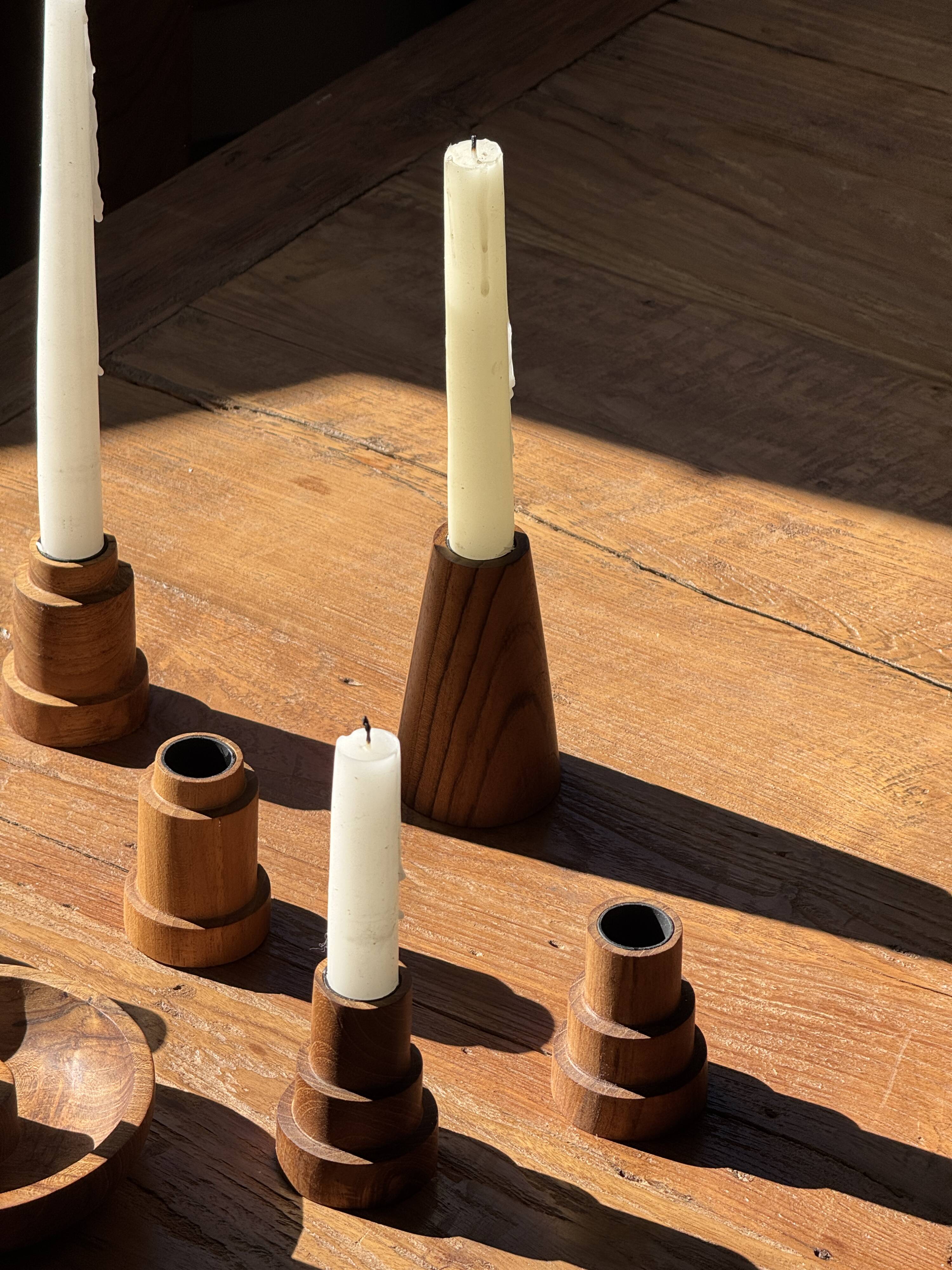 Conical circular candle holder in solid teak H10 D6