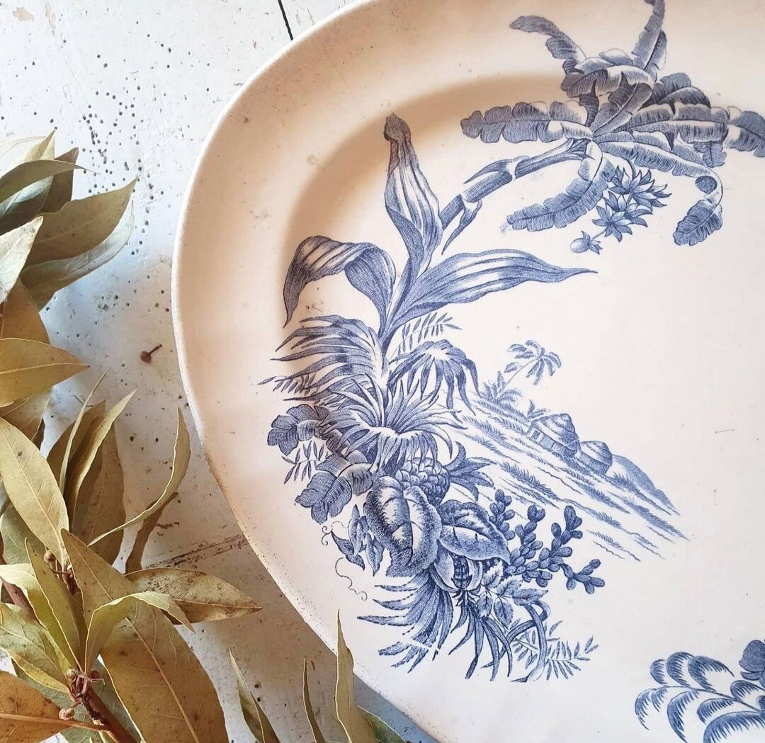 Ceramic dish pattern blue palm trees