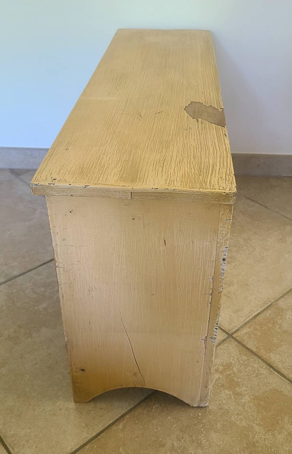 Vintage ochre bench locker shelf