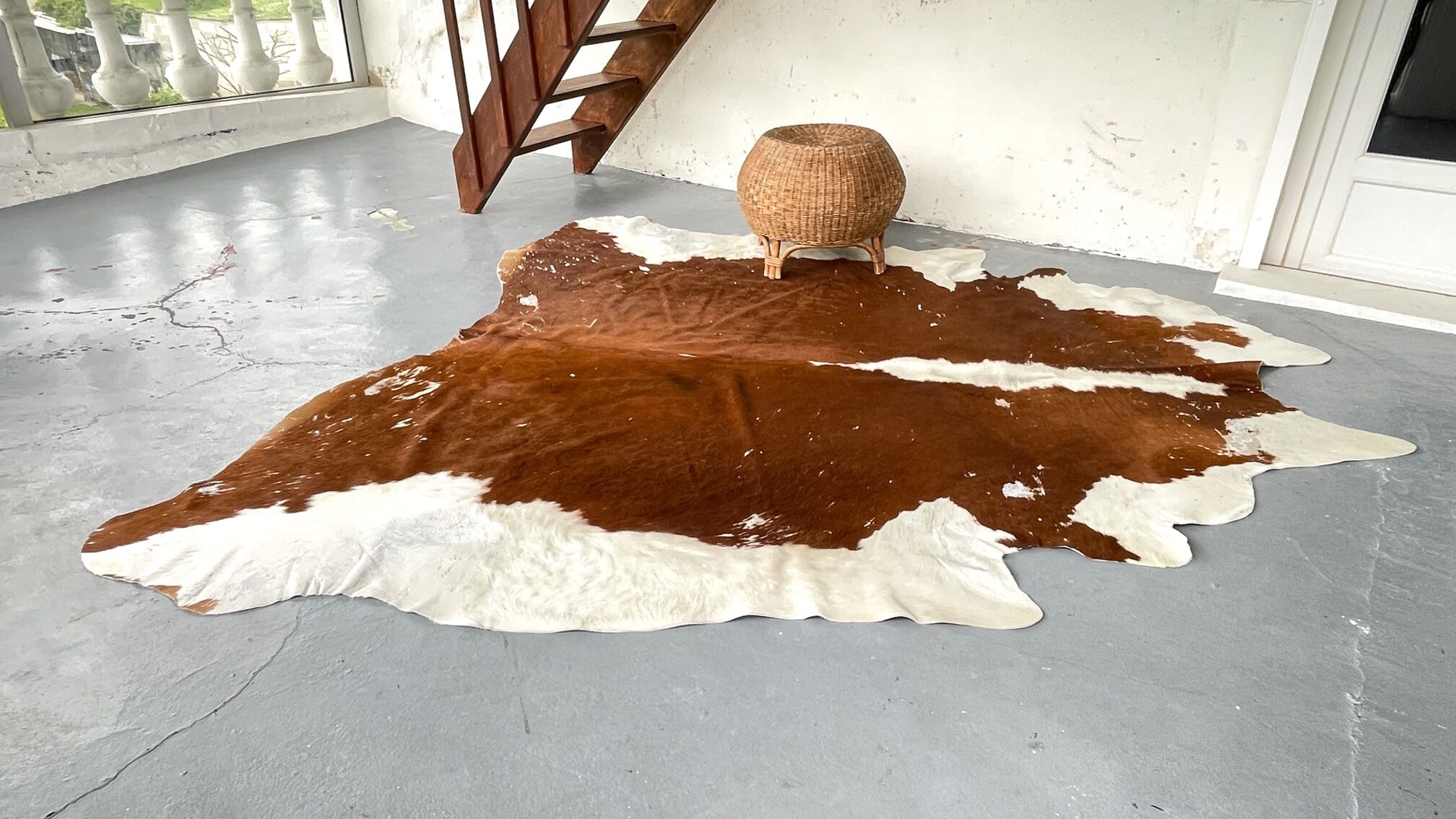 Caramel cowhide carpet