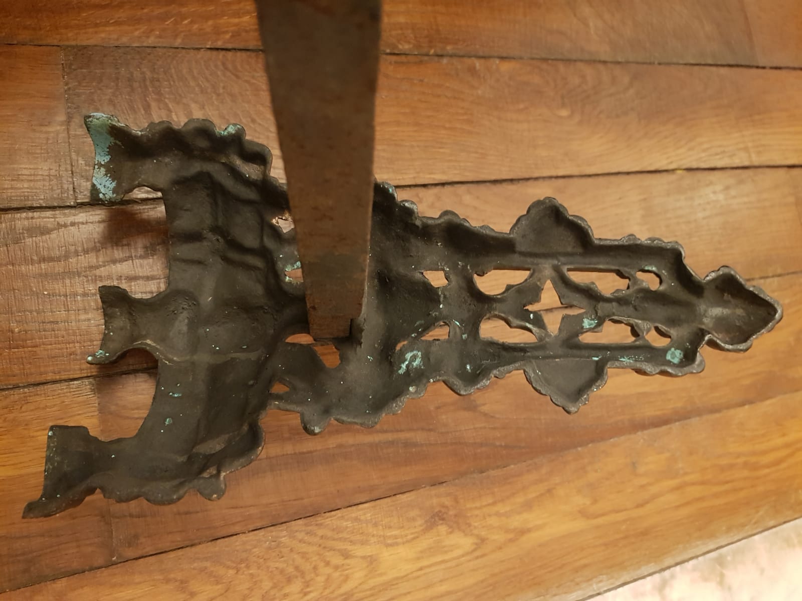 Cast iron chenets