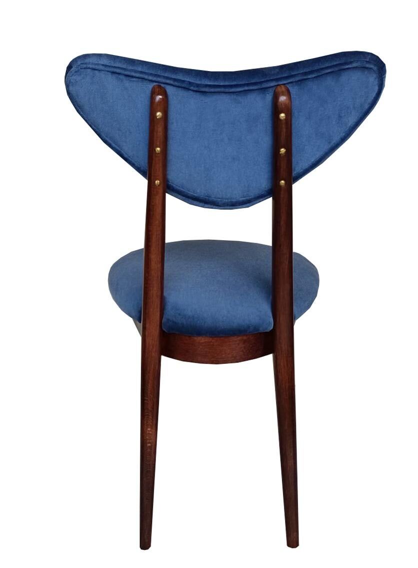 Heart-shaped chair in blue velvet and beech wood, mid-20th century, Poland, 1960s.