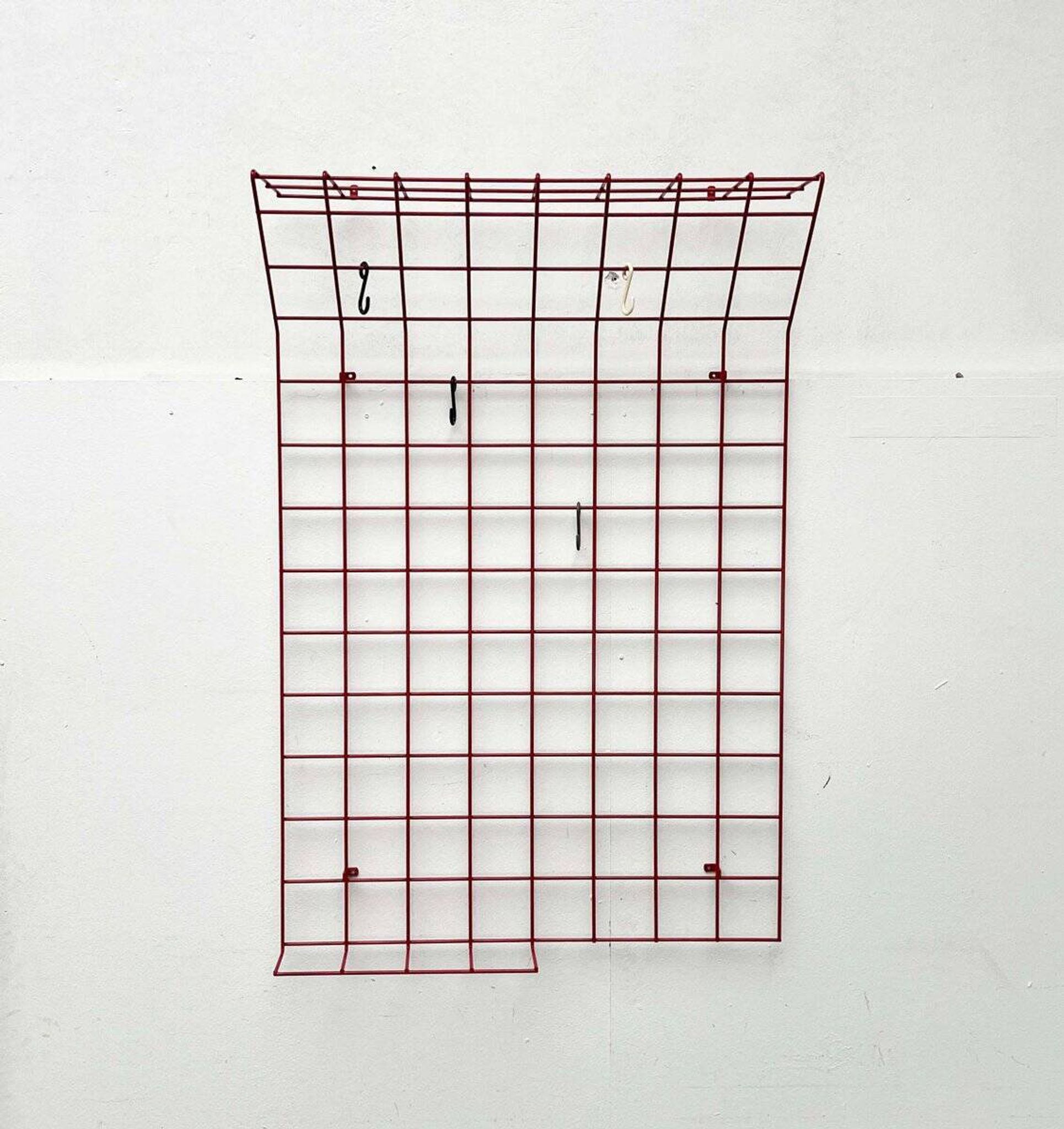 Red rope coat rack, modern German mid-century, 1960s.