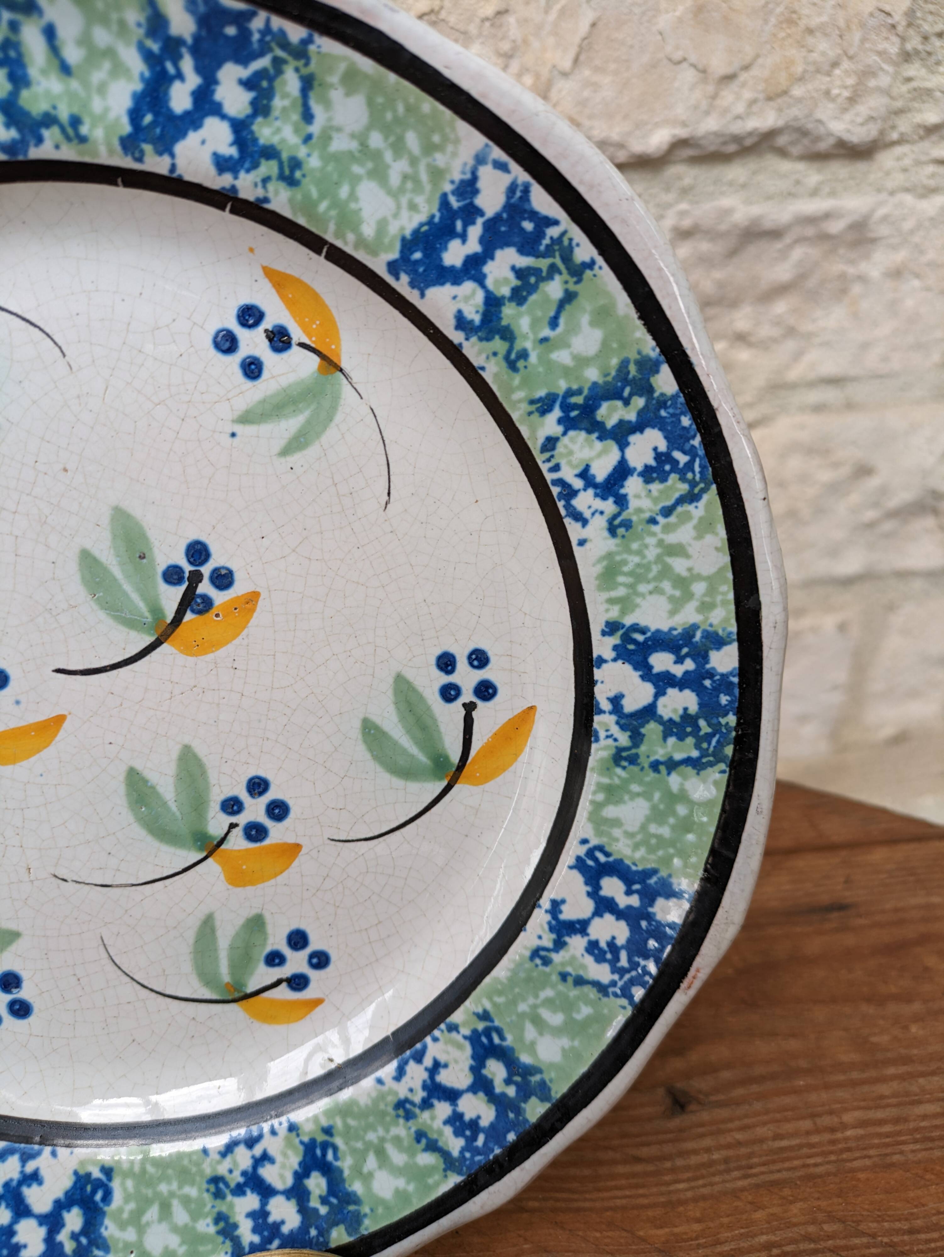 Old flower plate called black ass