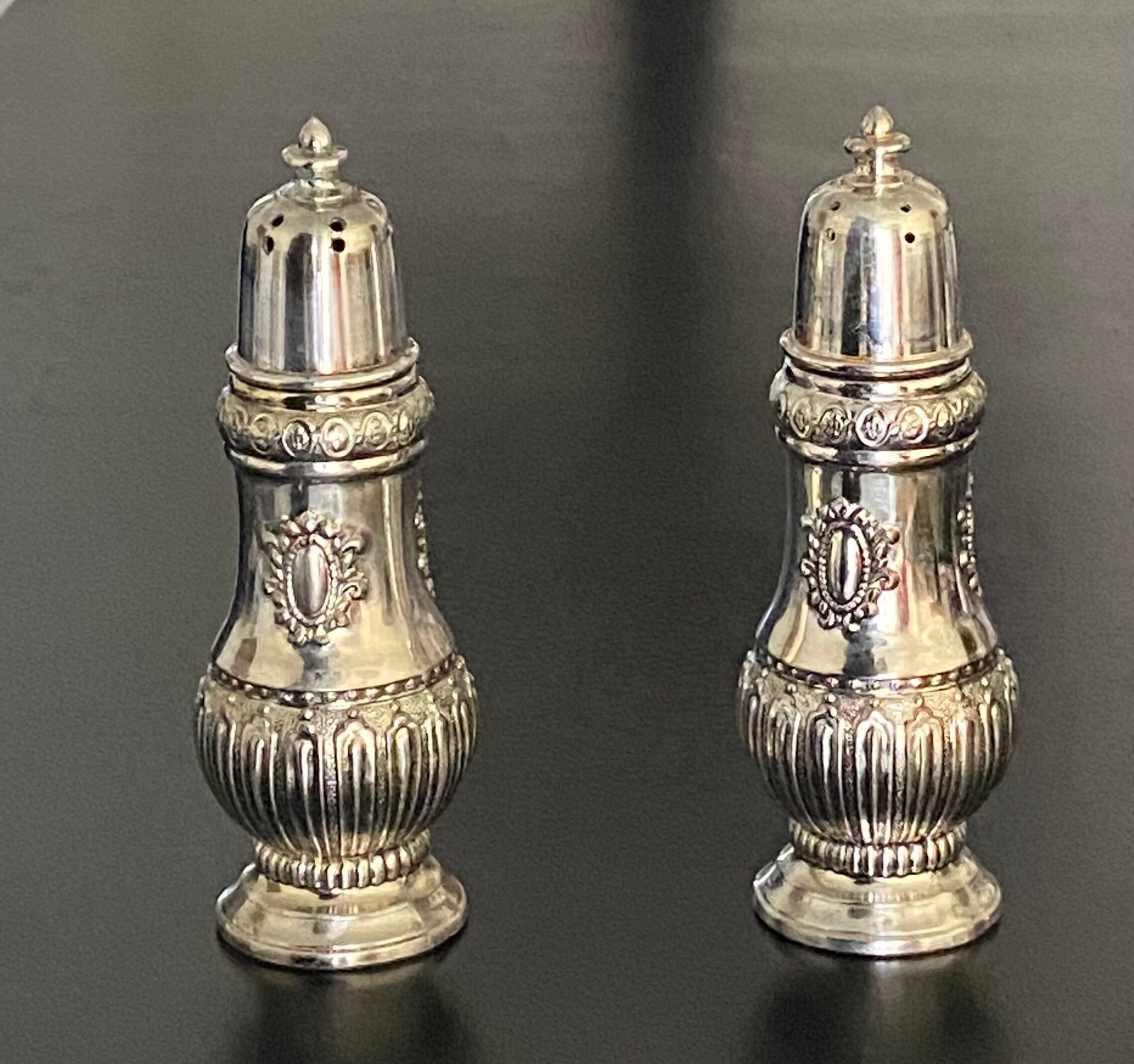 Salt and pepper duo