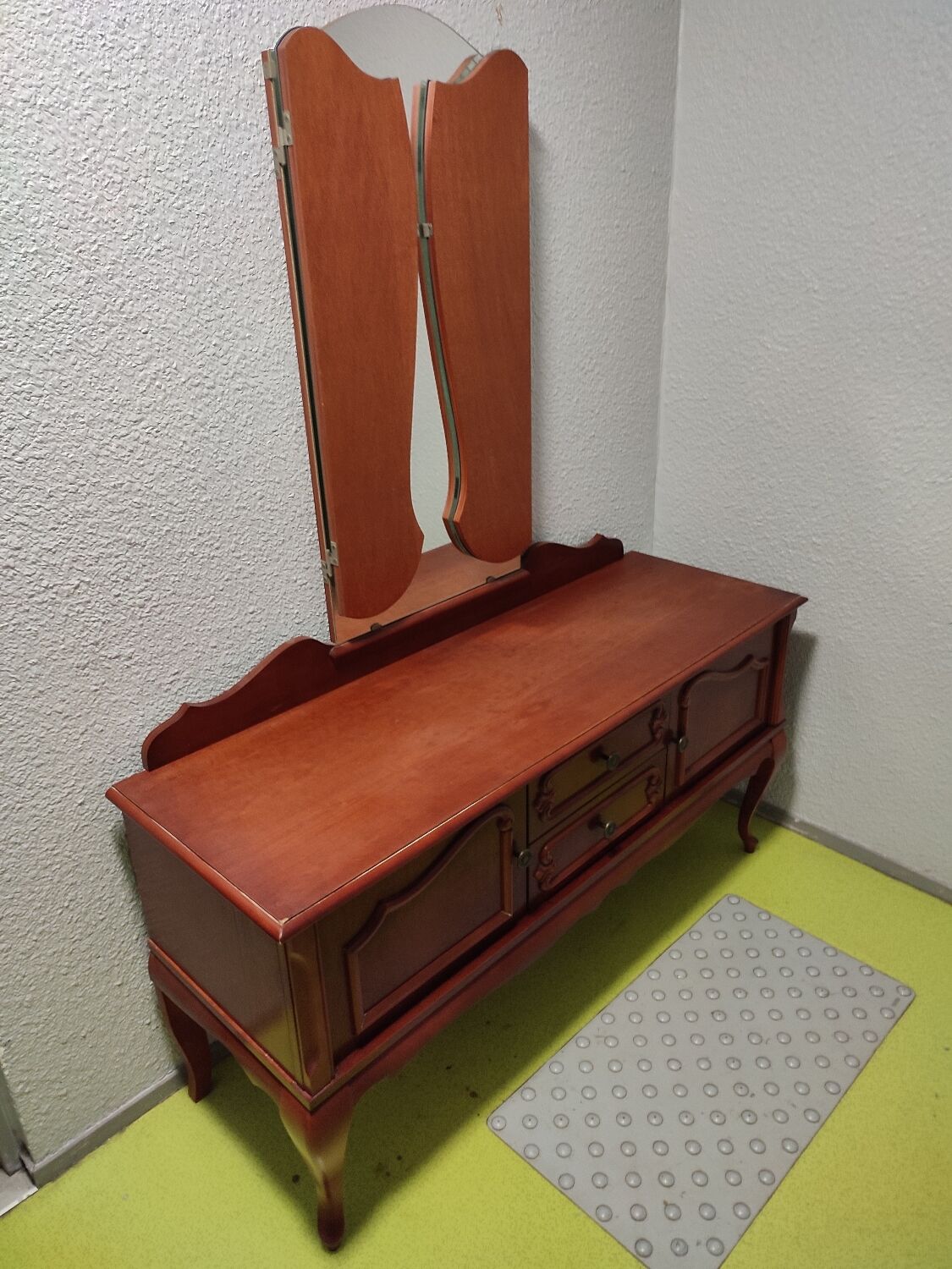 Vintage dressing table