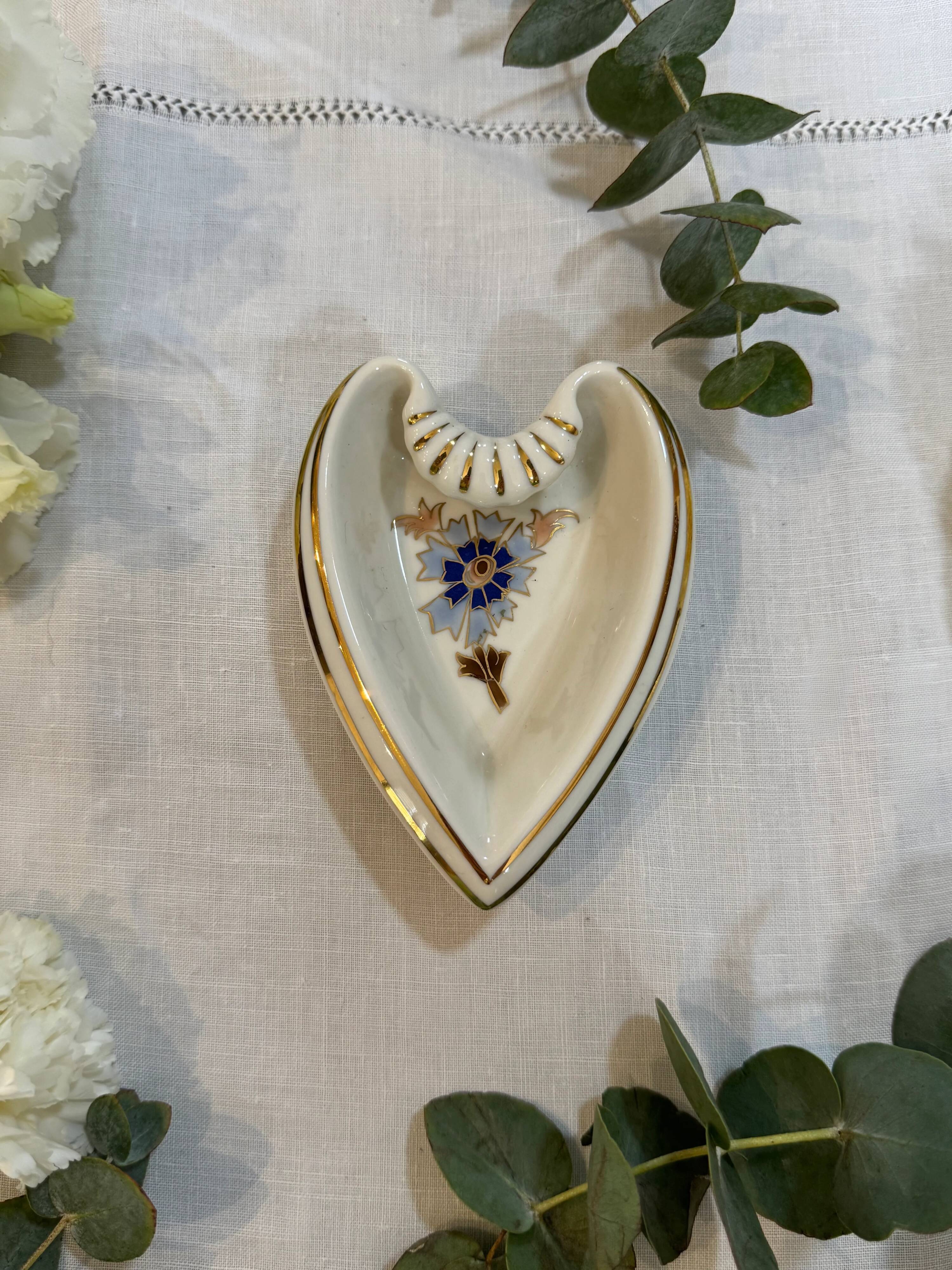Zsolnay heart catchall