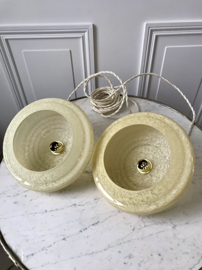 Pair of suspensions in yellow Clichy glass and golden border 40s-50s