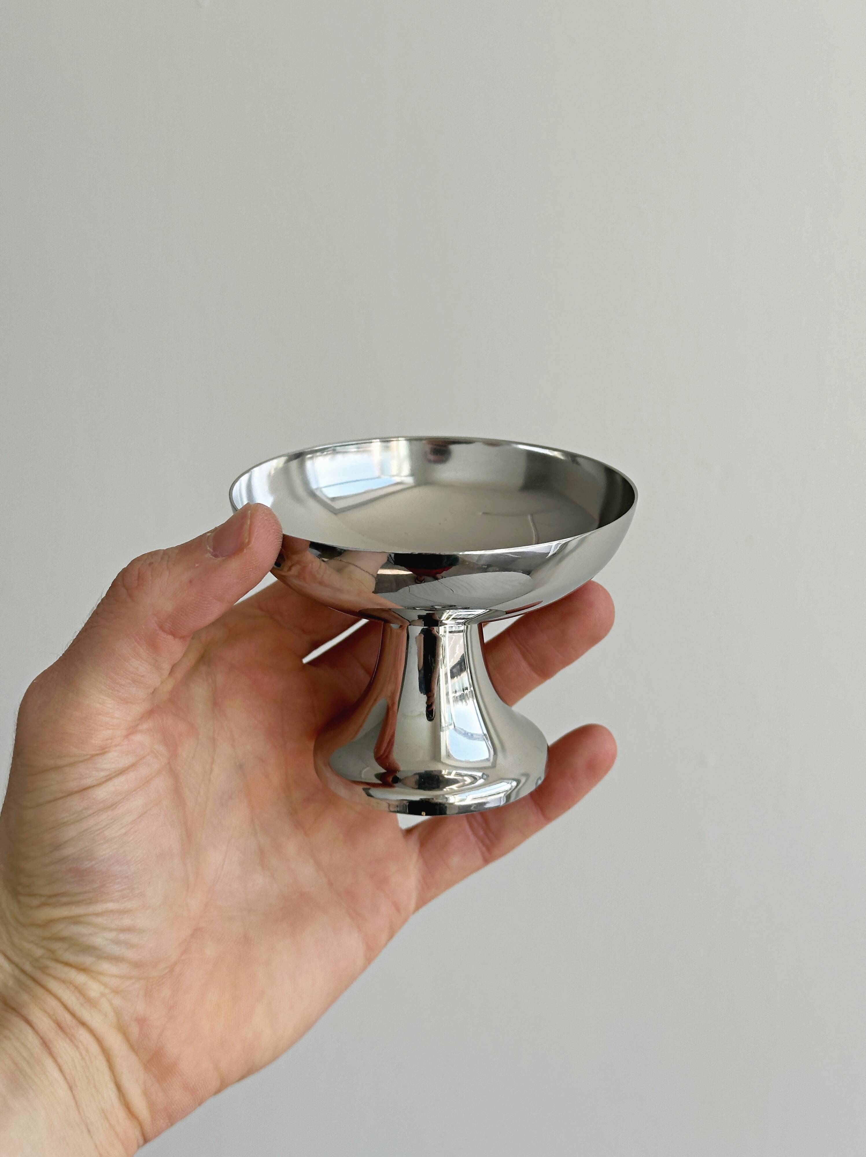 Set of 6 metal ice cream bowls