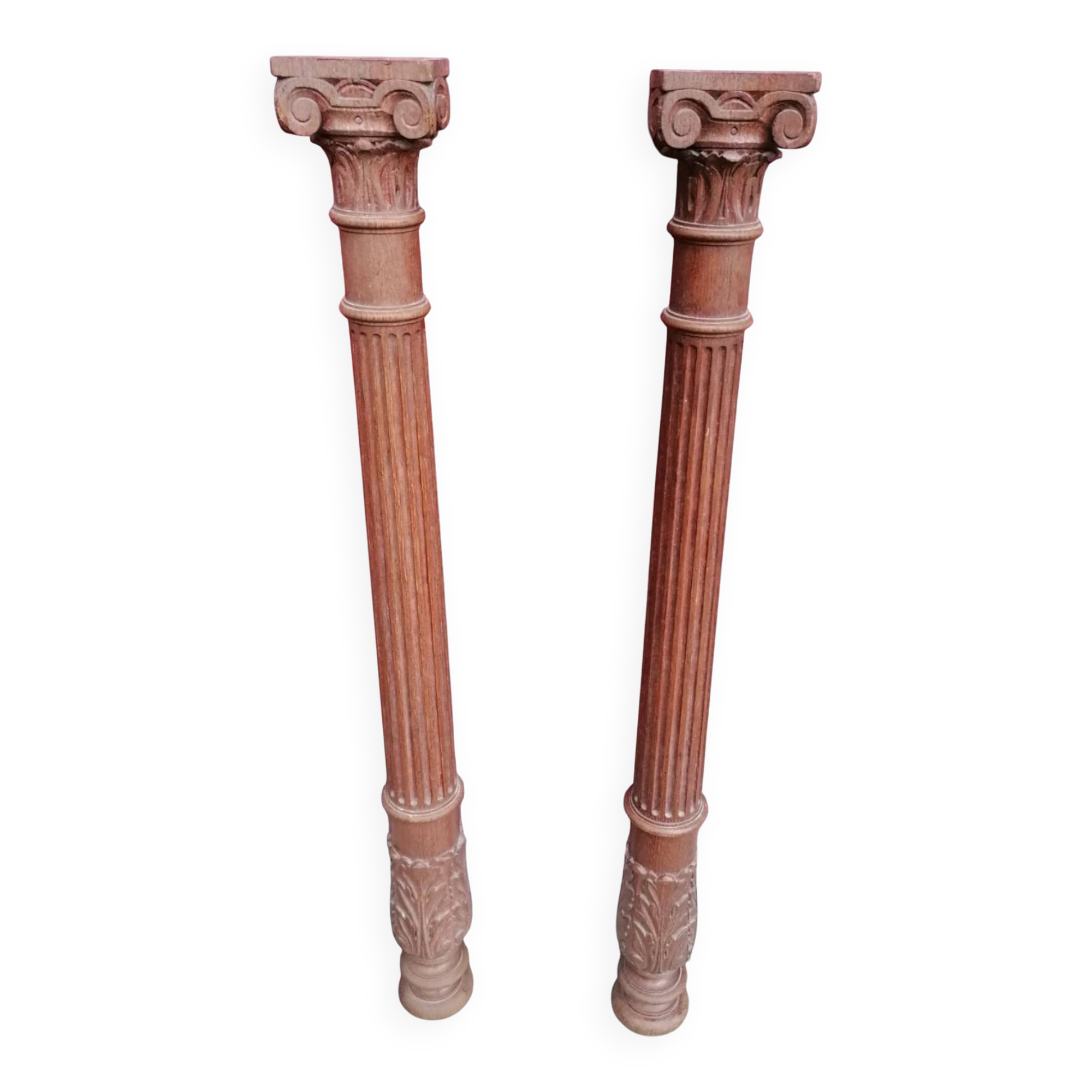 Pair of Corinthian columns H83cm in carved wood from the 19th century.