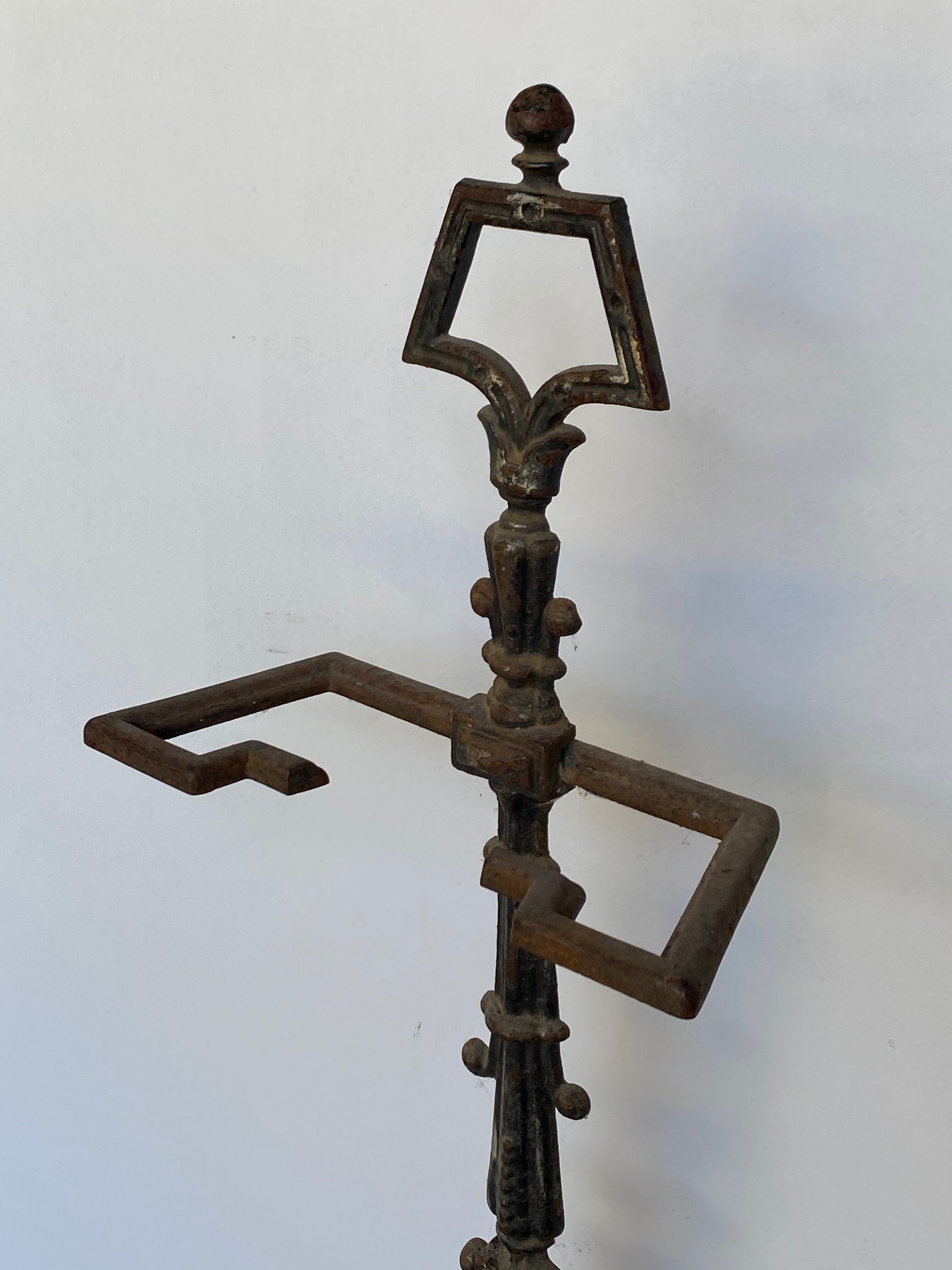 Cast iron umbrella holder
