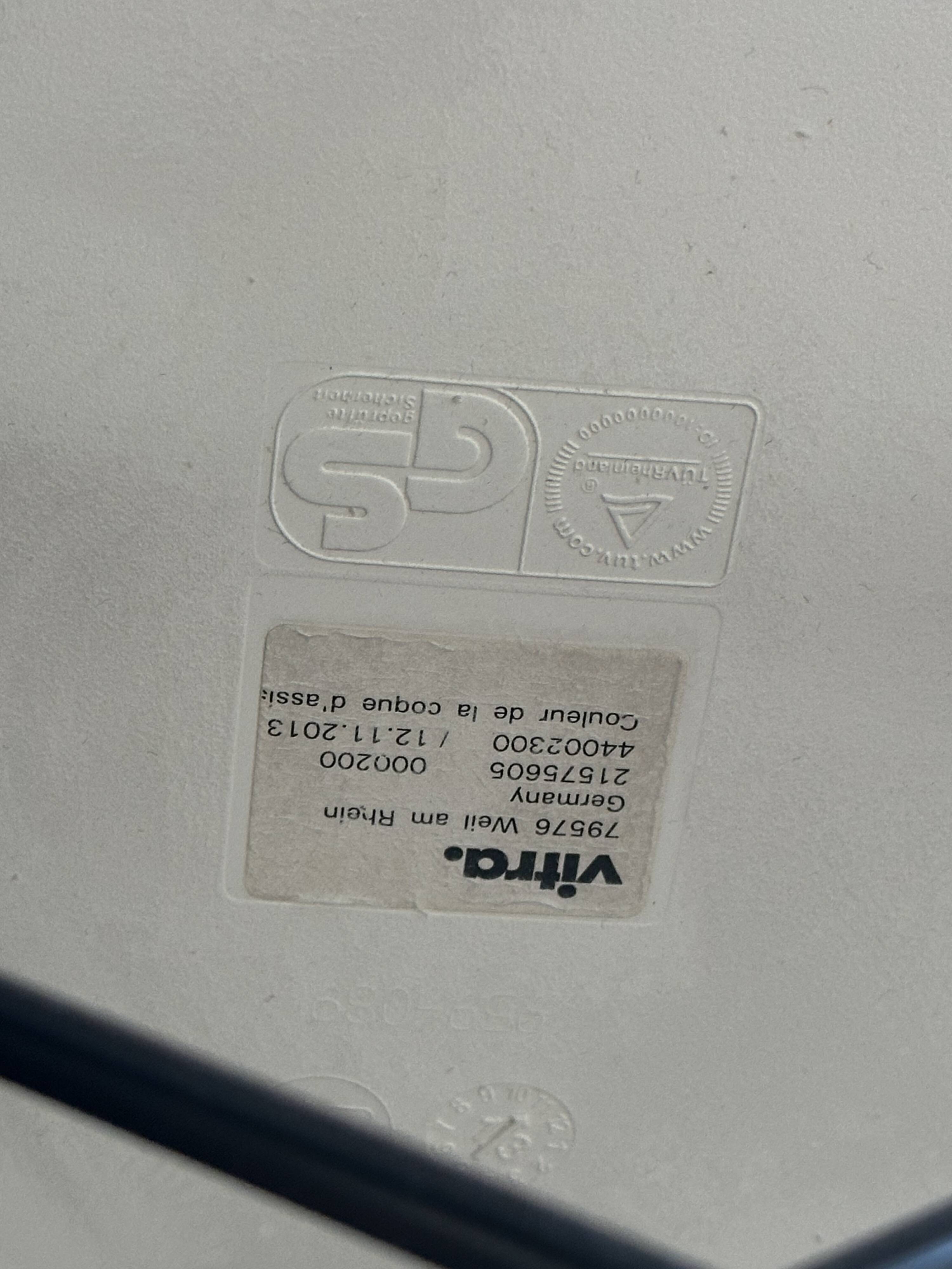 Set of 6 white Vitra chairs