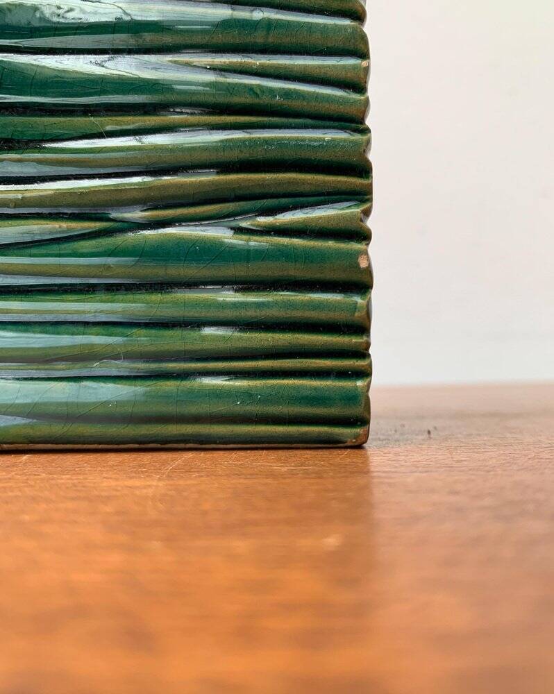 Minimalist block vase in Italian pottery from the mid-century by Bitossi, 1960s.