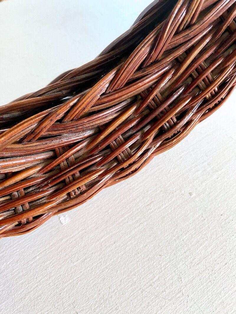 Oval mirror in braided wicker