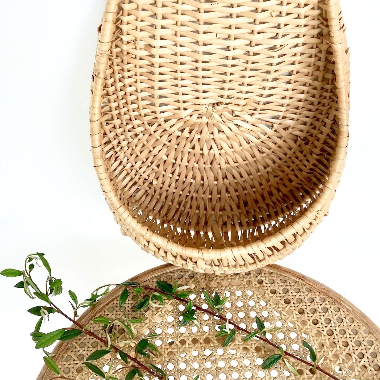 Hanging basket wall decoration