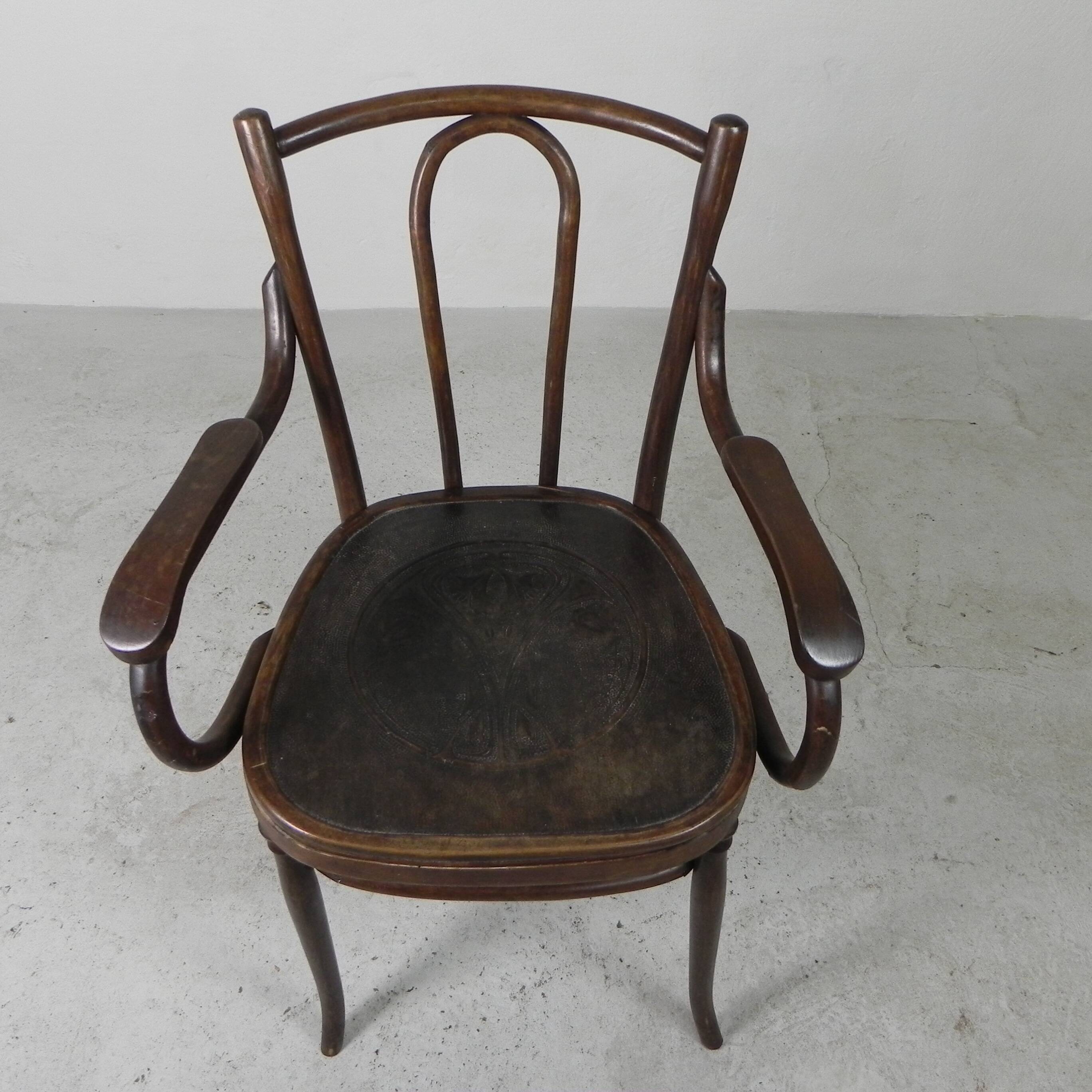 Fauteuil en hêtre avec accoudoirs dans le style Thonet, années 1920