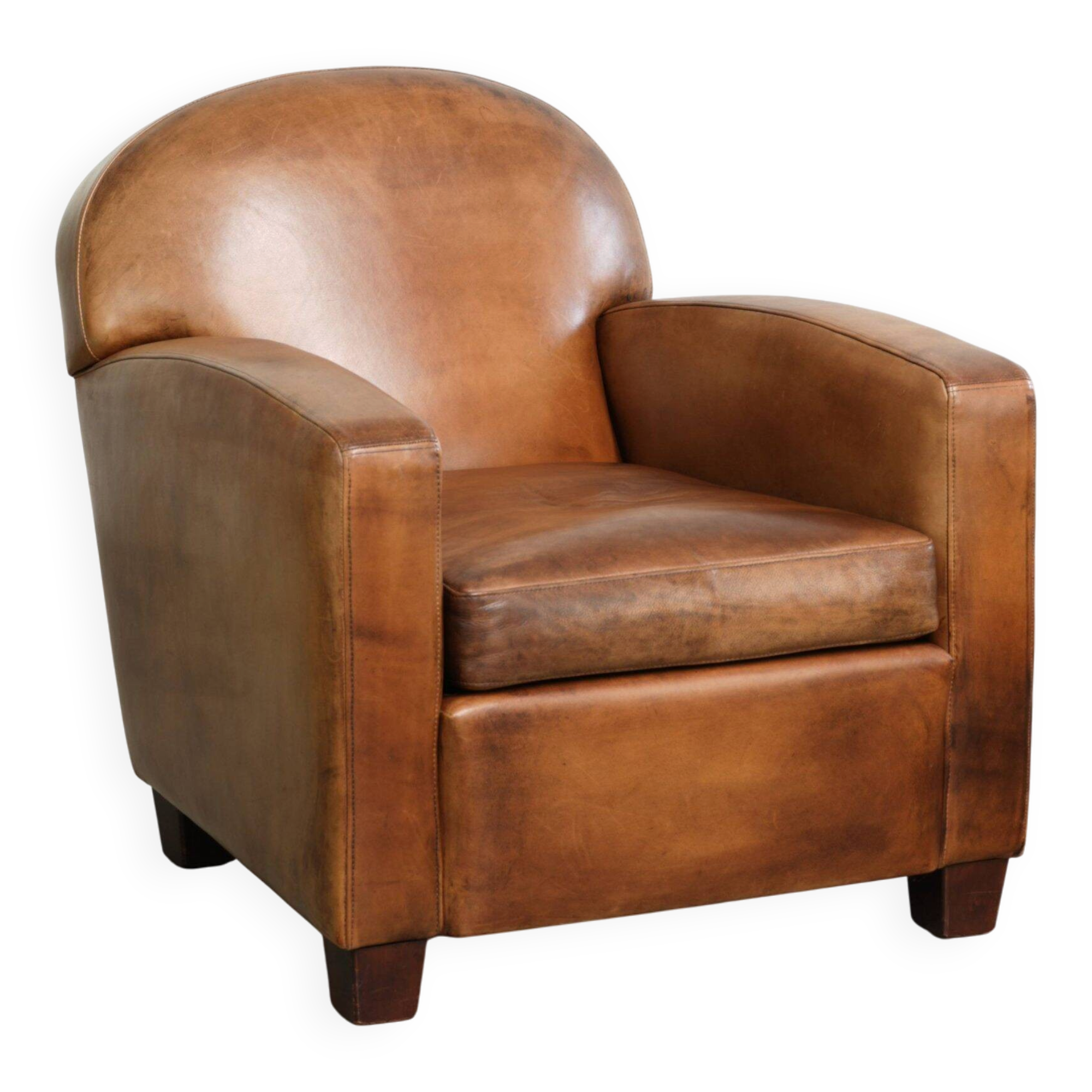 Sleekly designed sheepskin design armchair with a great appearance