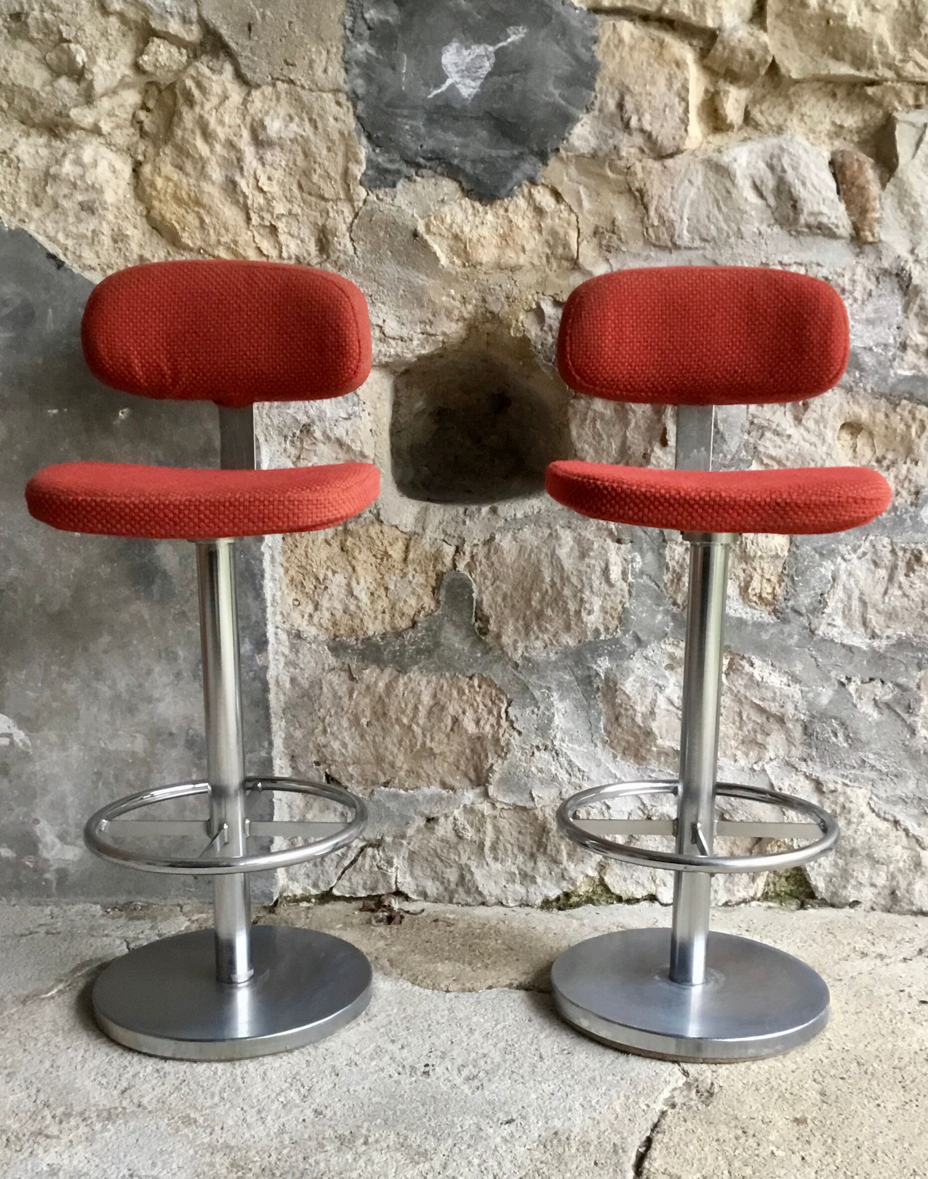 Pair of vintage bar stools with backrest - stainless steel base - 1960