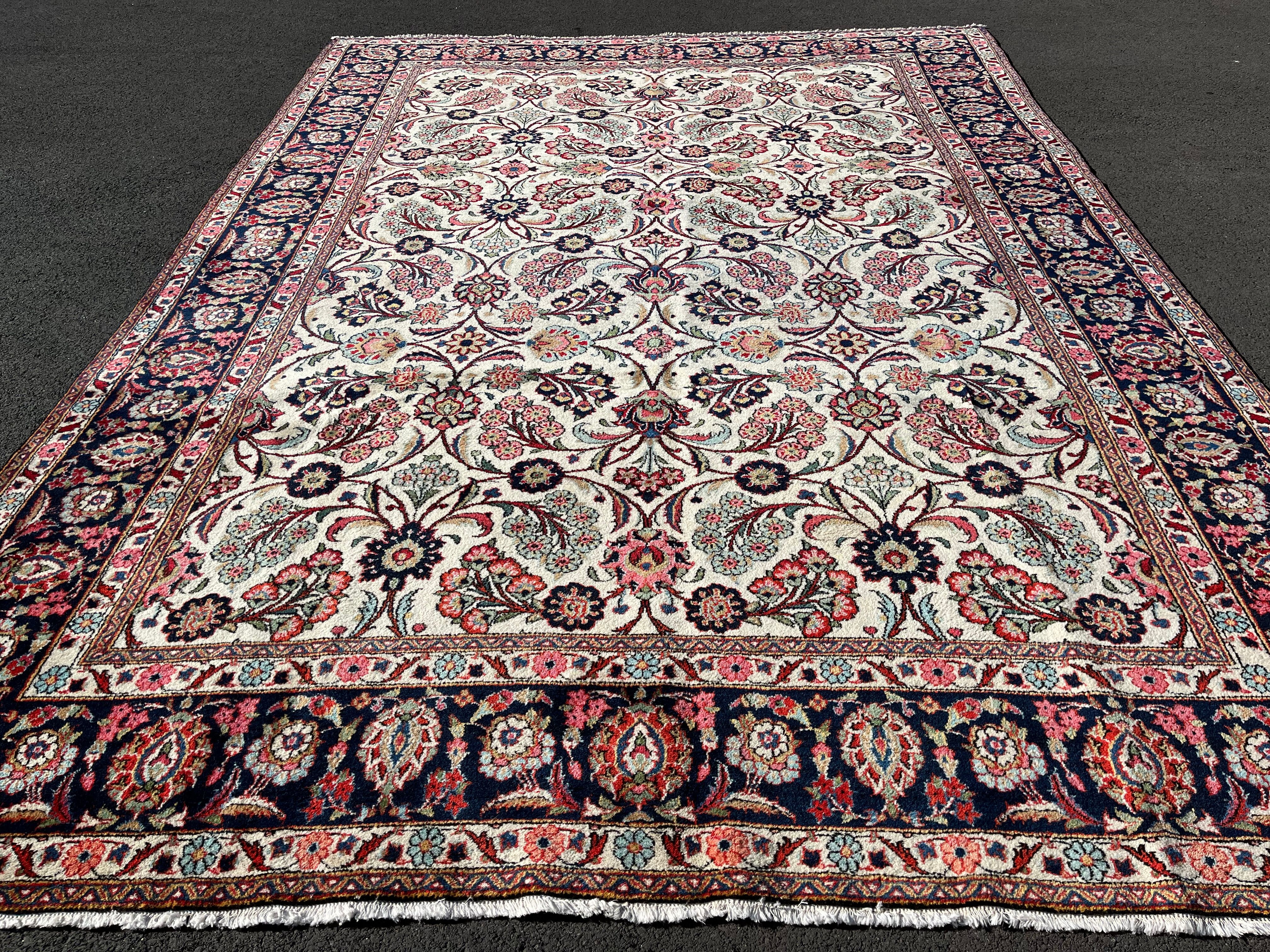 Persian Keshan Rug, Circa 1960. 350x250 cm