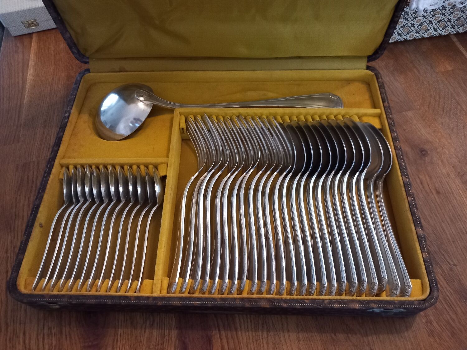 Ménagère art deco.37 pièces