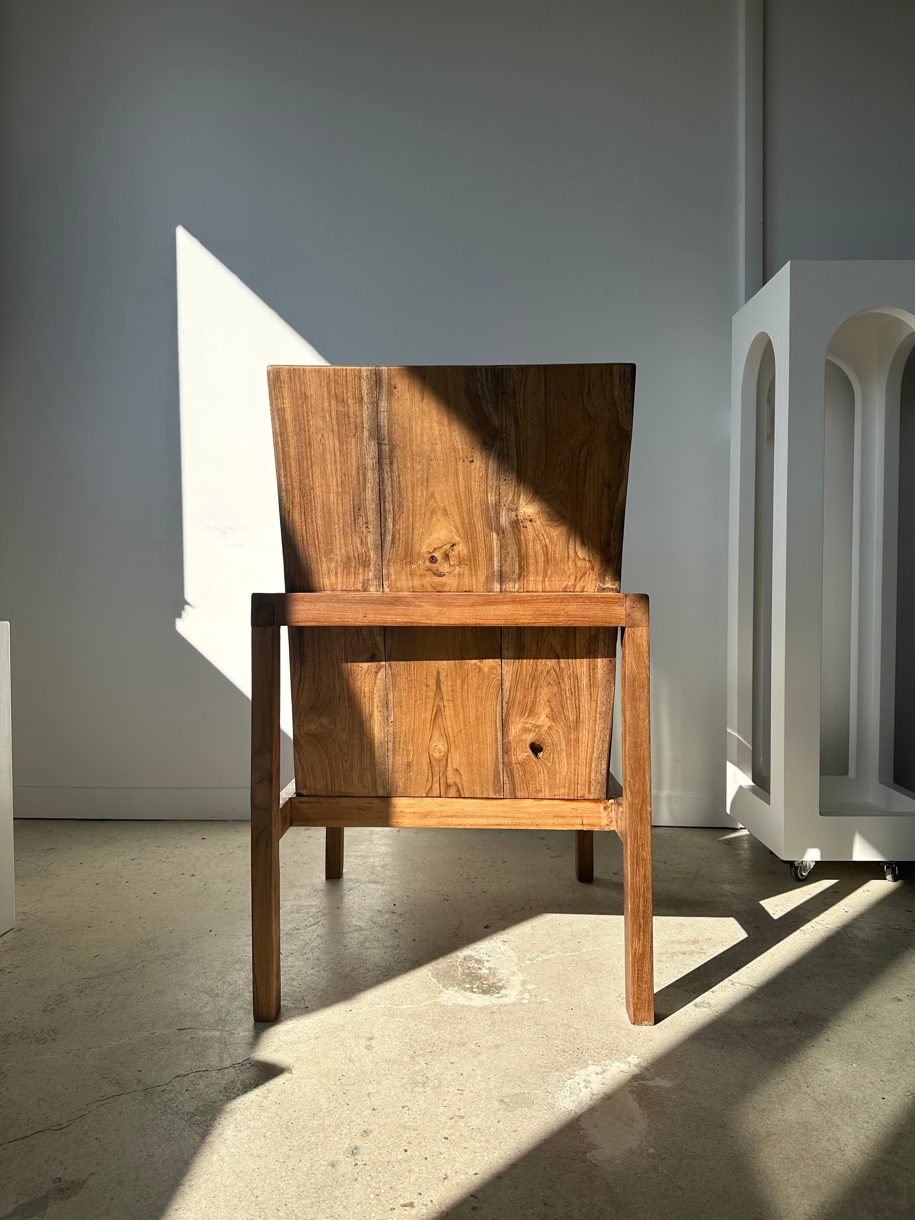 Armchair in natural wood (teak) minimalist design