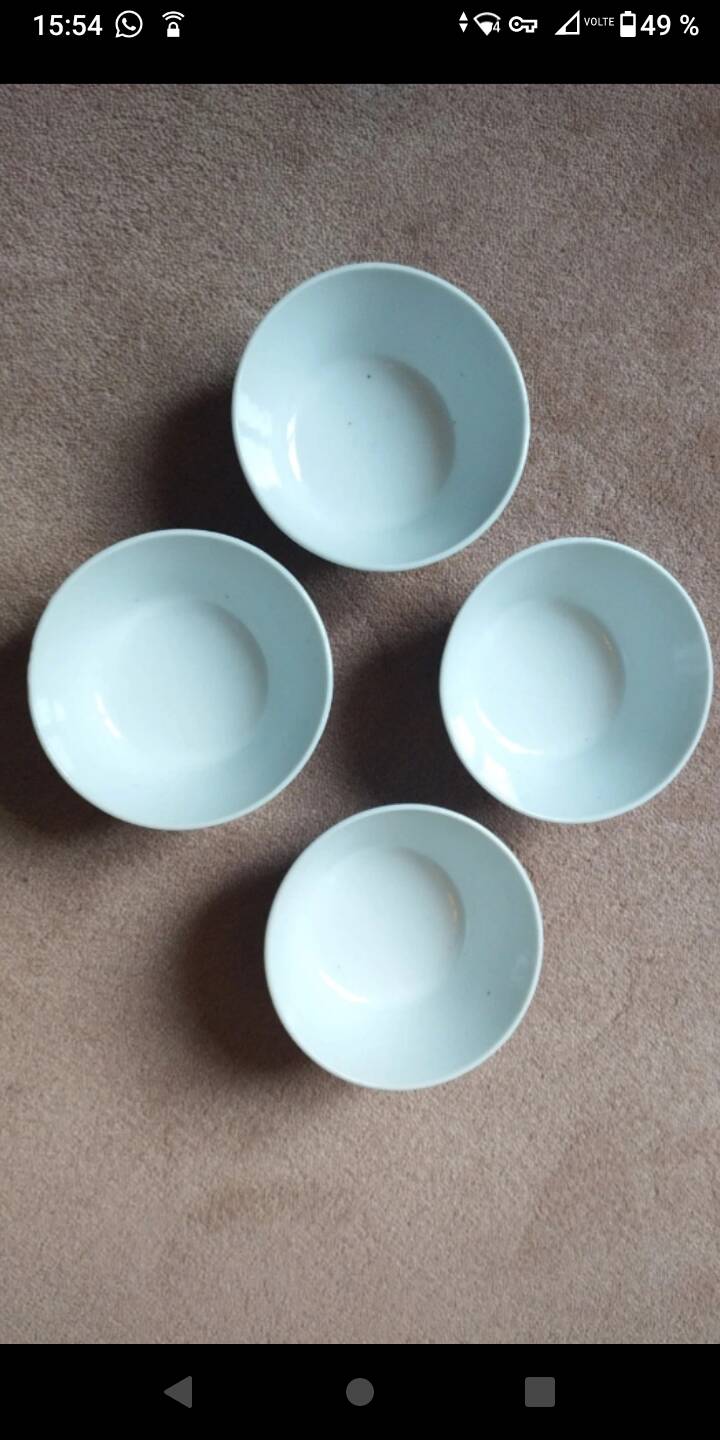 4 bowls in white and blue Chinese porcelain